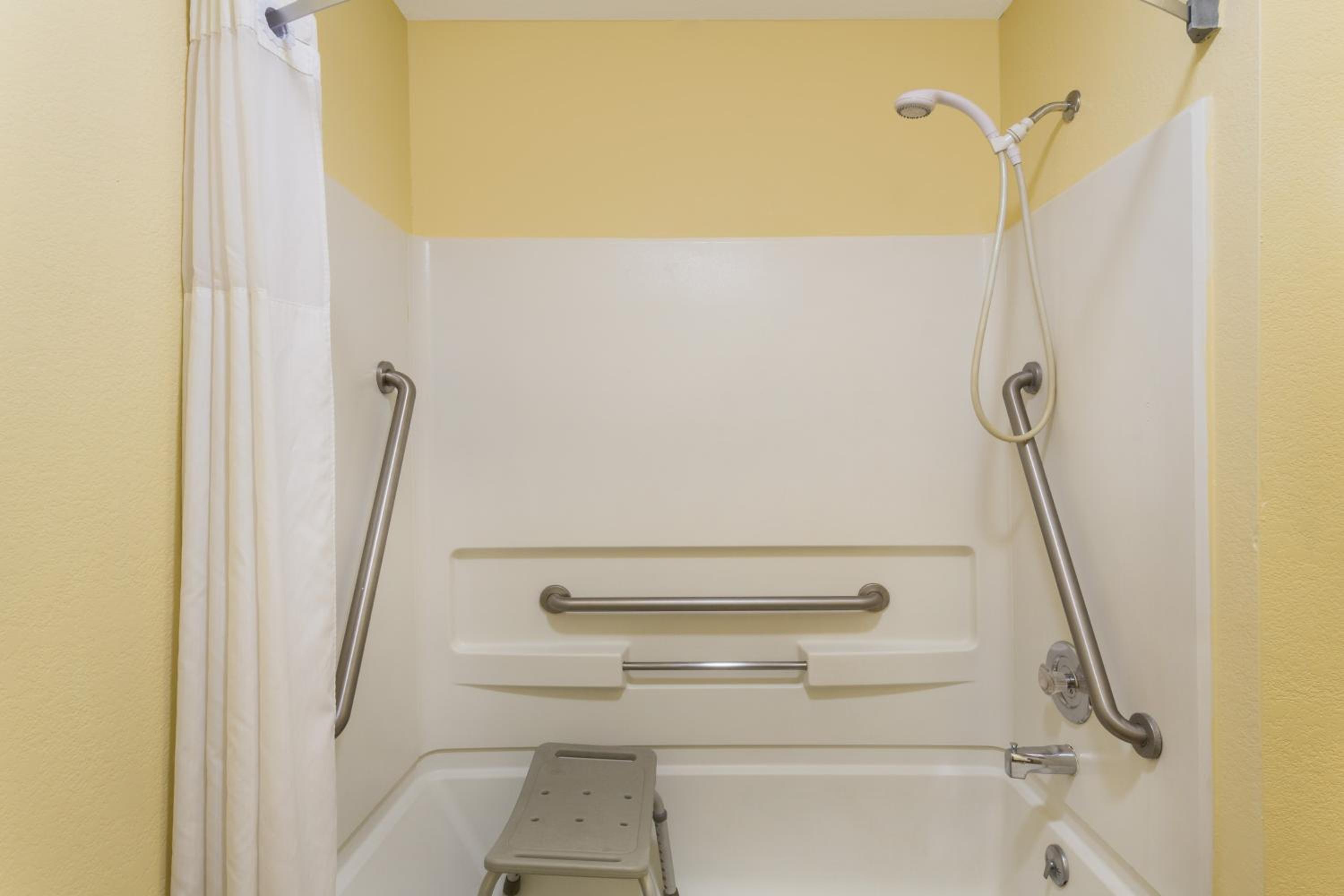King Room - Disability Access - Non-Smoking photo 2