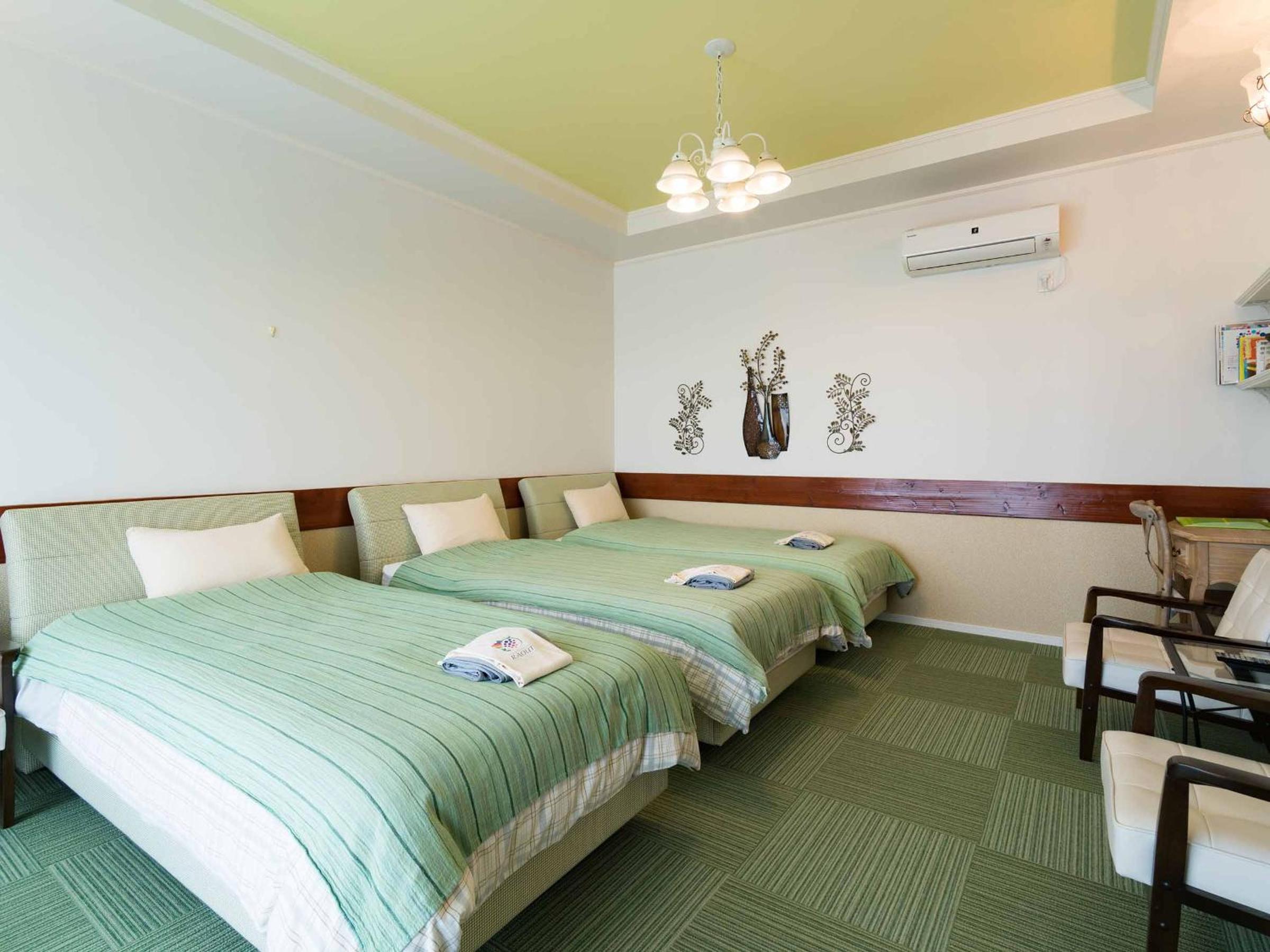Deluxe Triple Room photo 1