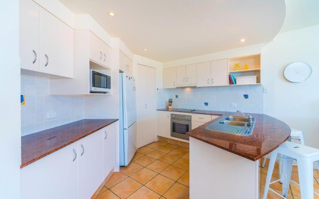 1 Brm Ocean View 1st Floor Apt - Photo 12