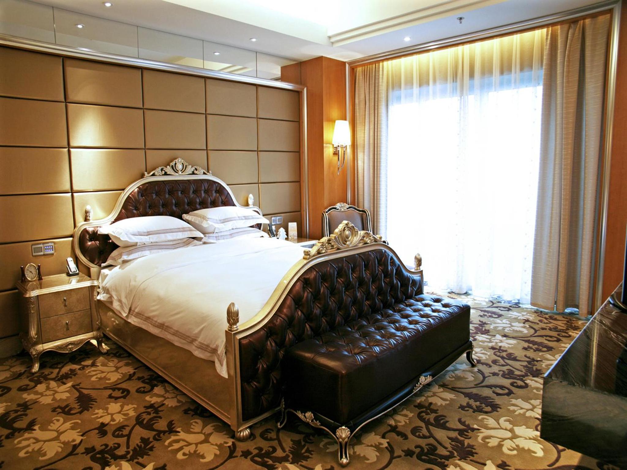 Executive Suite photo 3