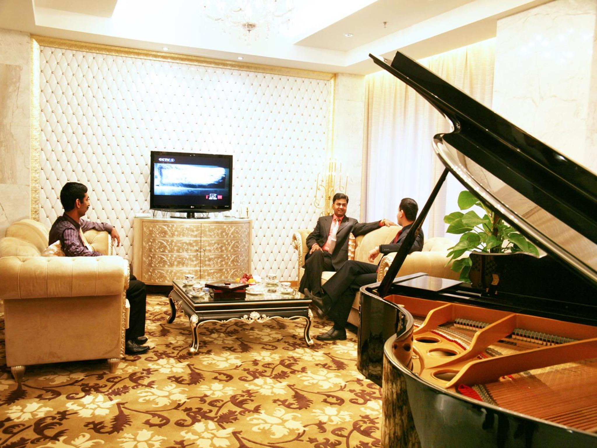 Executive Suite photo 2