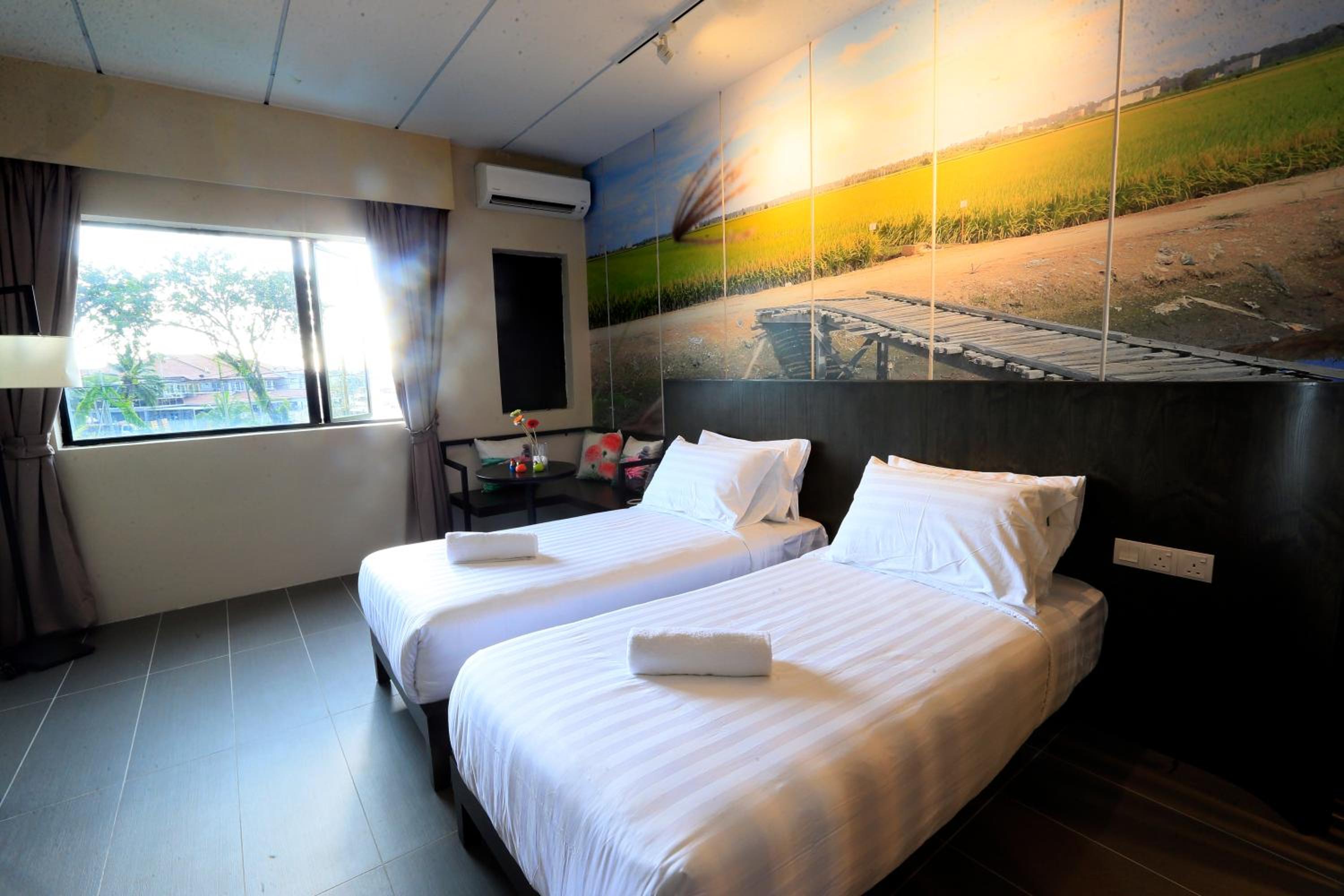 Deluxe Twin Room photo 2