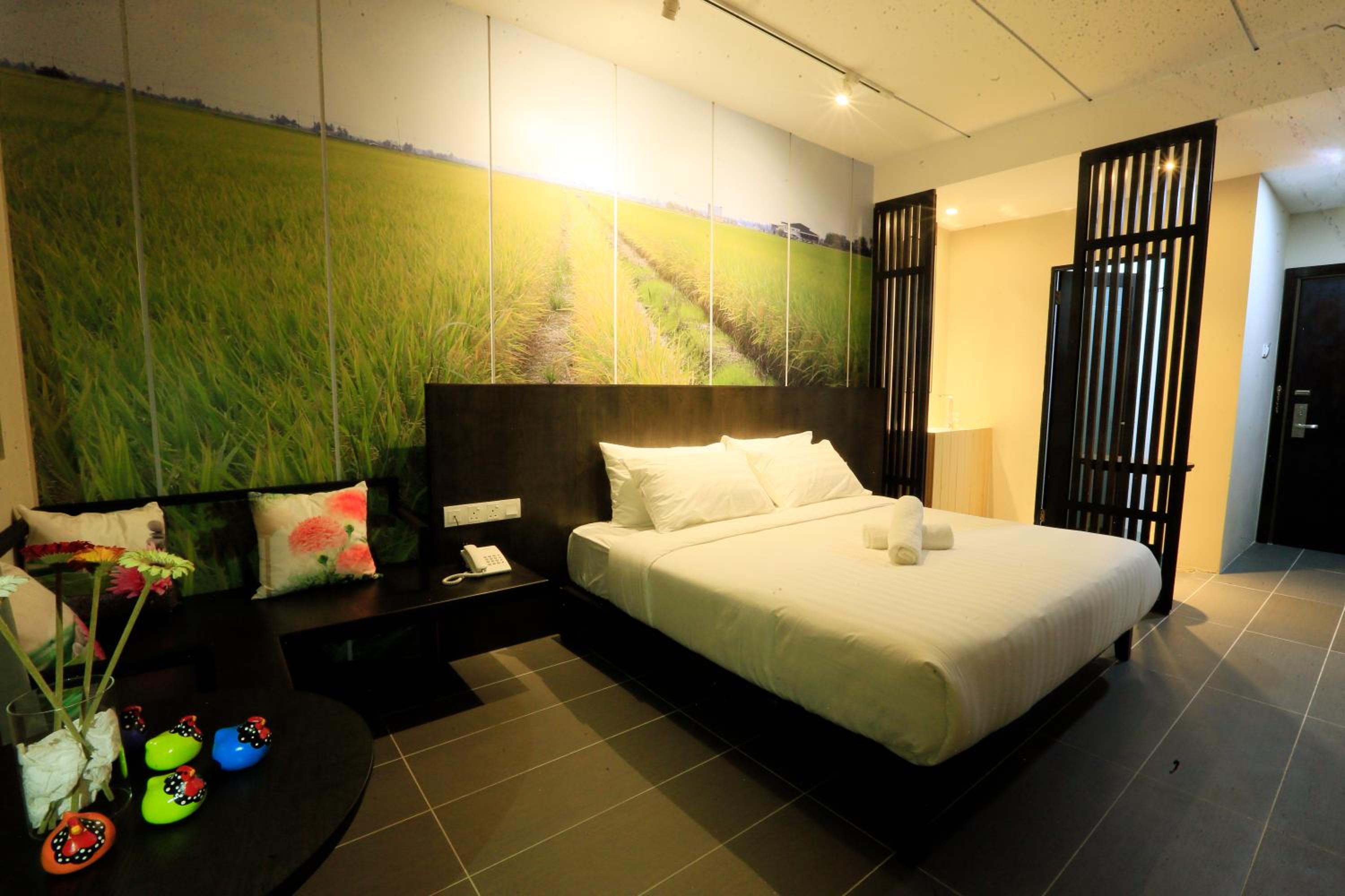 Deluxe King Room photo 3