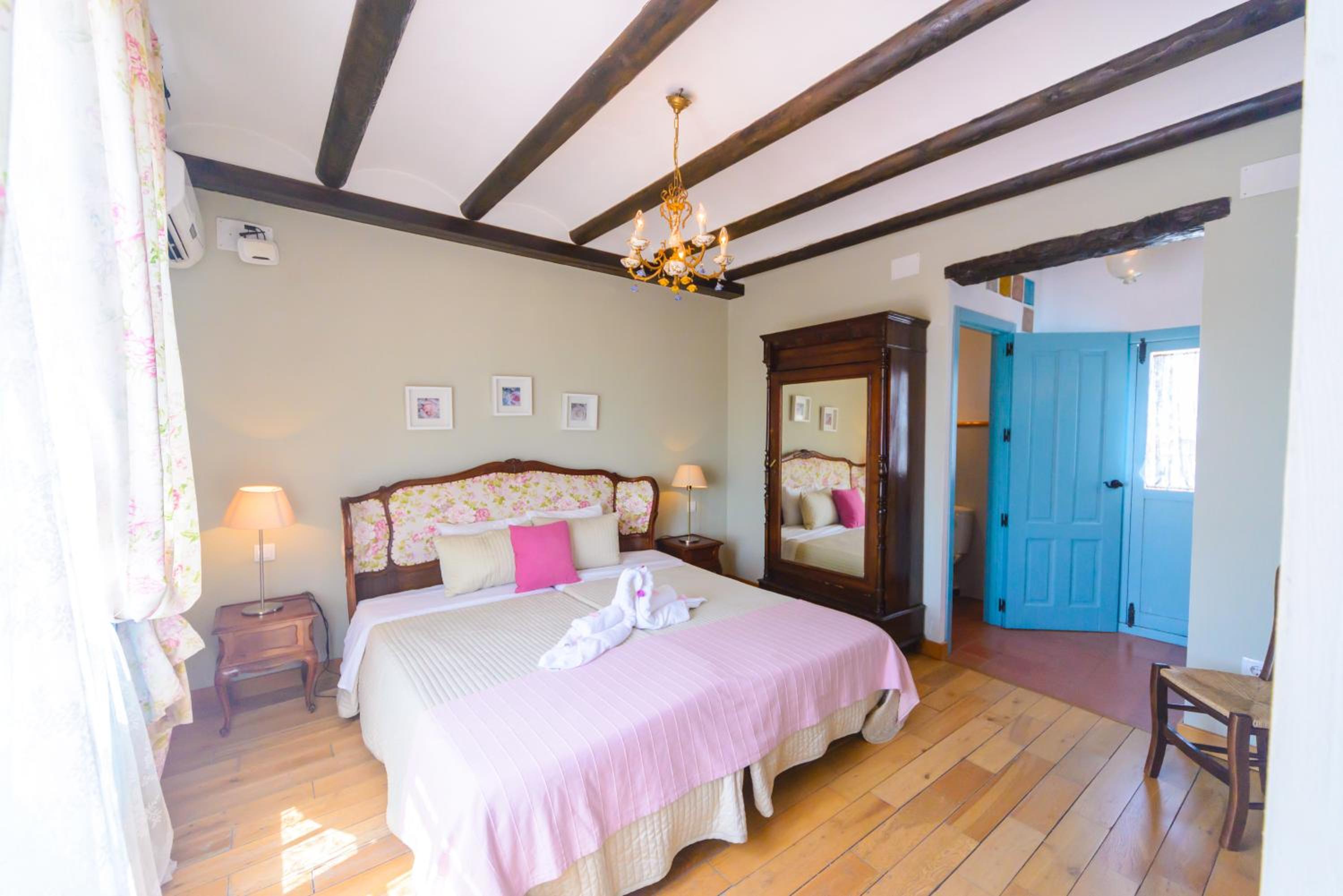 Two-Bedroom House (4 Adults) photo 3
