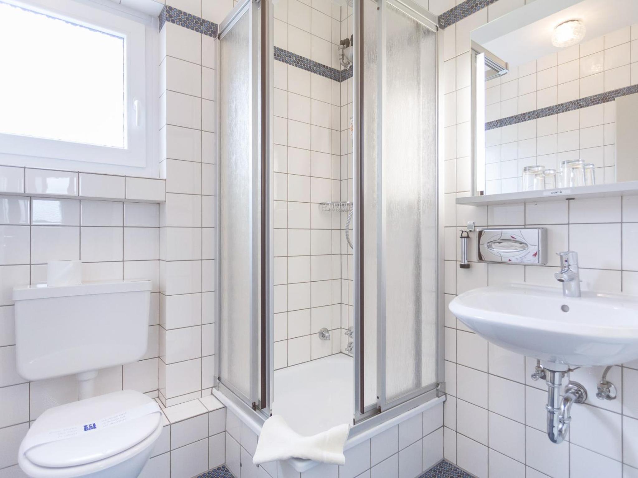 Double Room - Non-Smoking  - Photo 4
