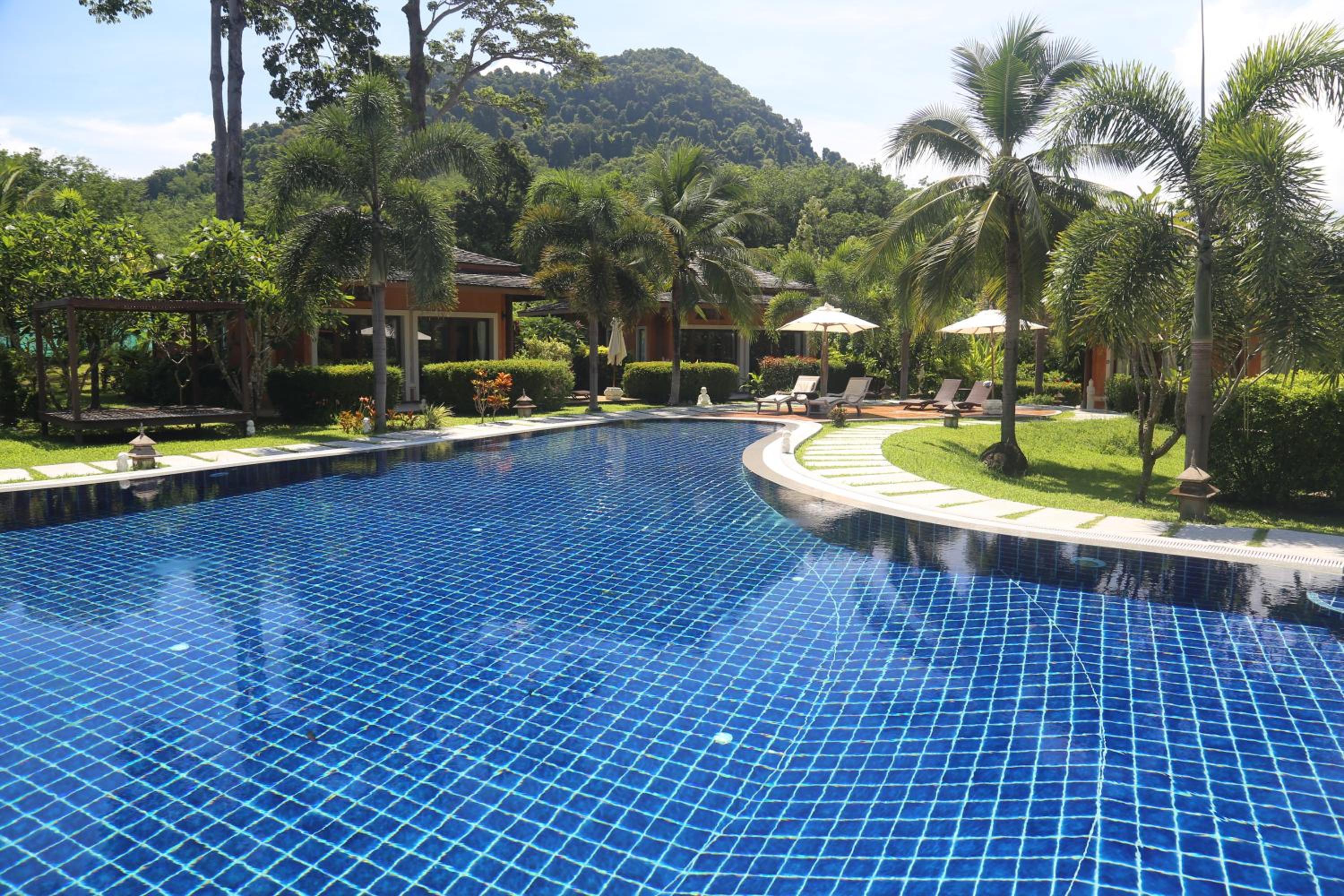 Deluxe Beach Suite - Photo 12