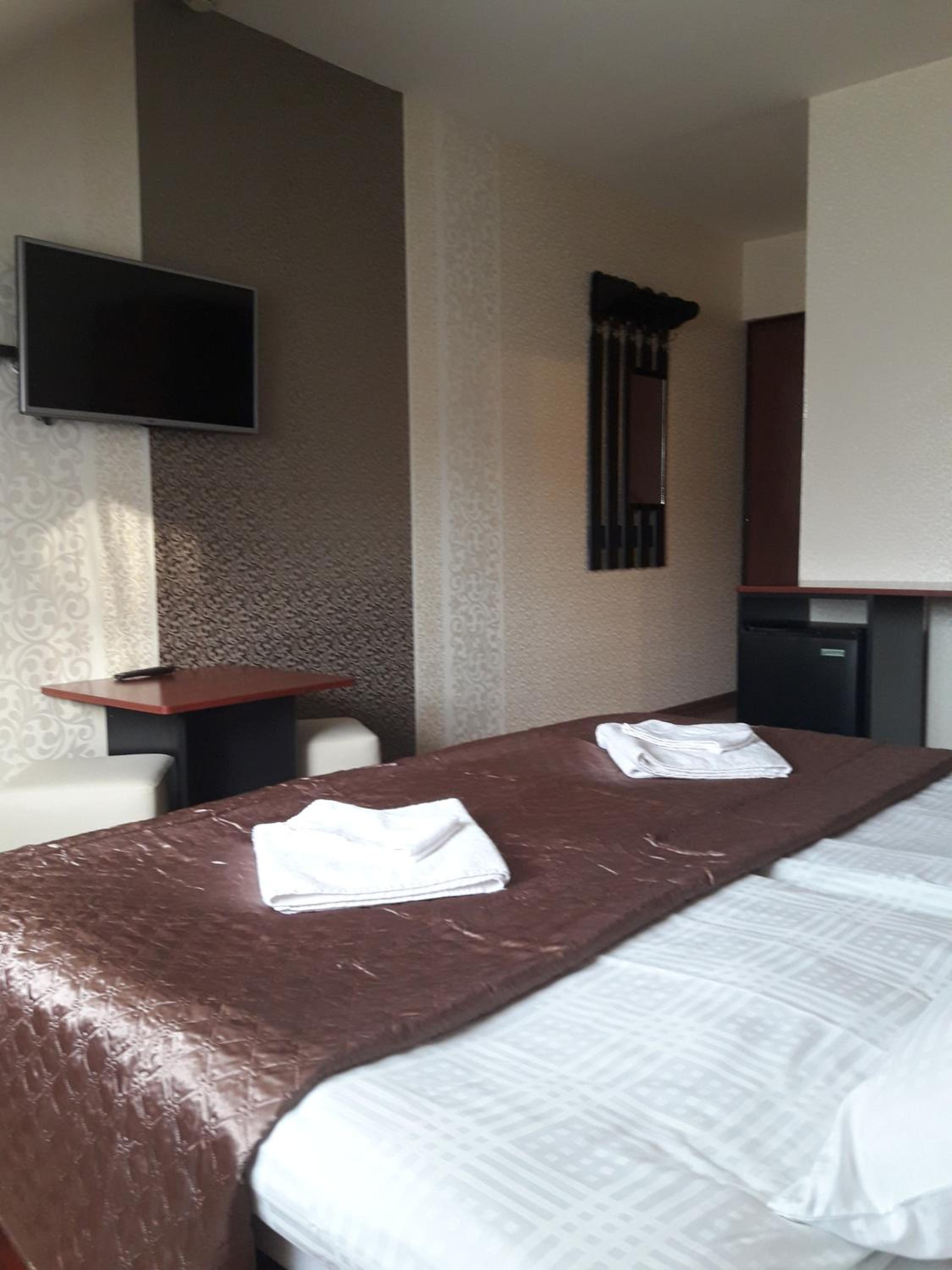 Double Room - Photo 3