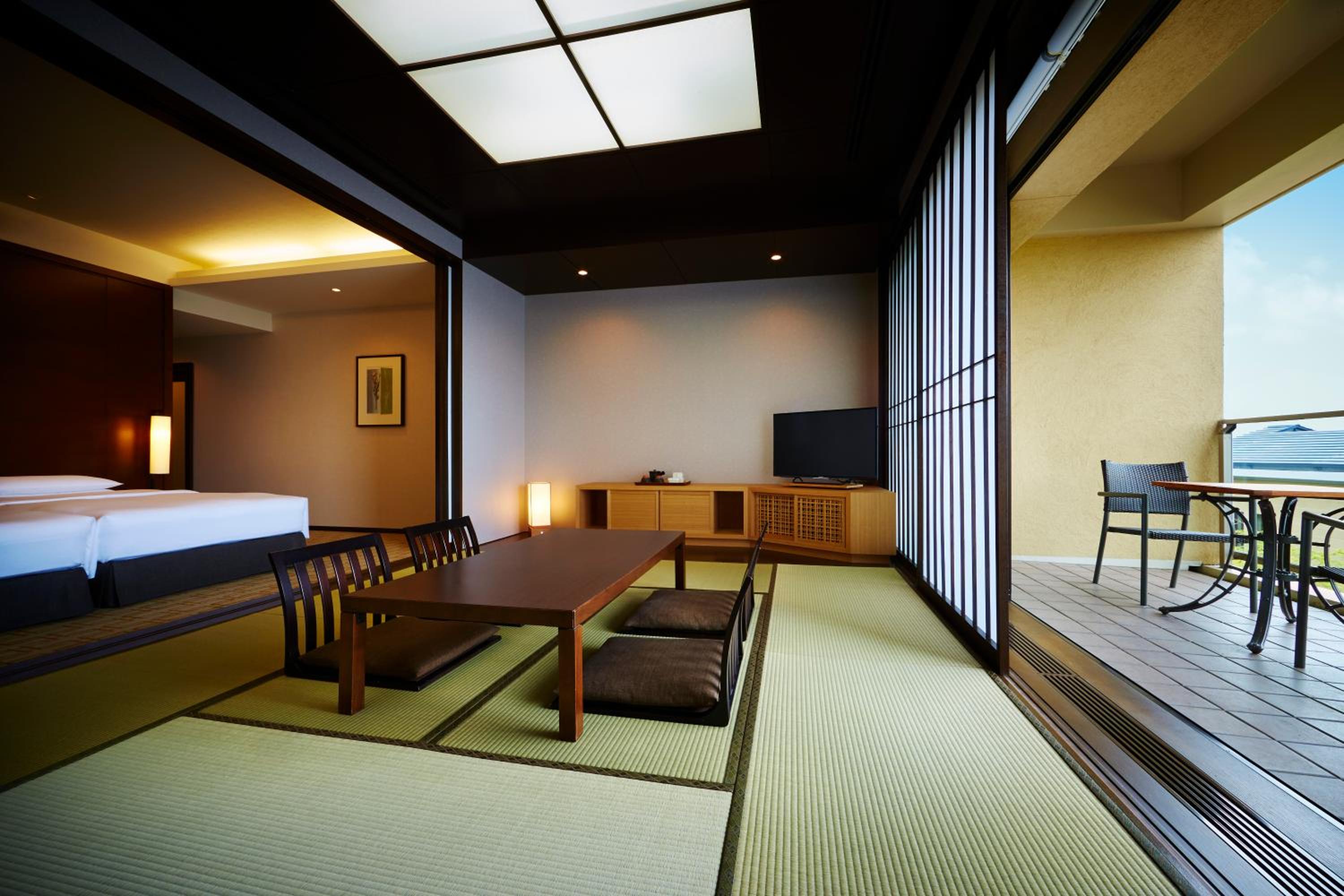 Double Room with Two Single Beds - Tatami Living - Photo 1