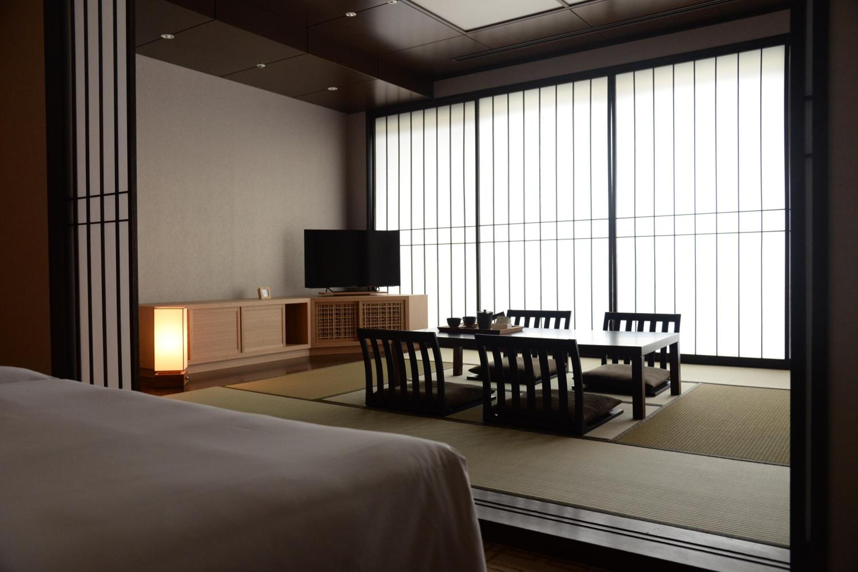 Double Room with Two Single Beds - Tatami Living - Photo 2