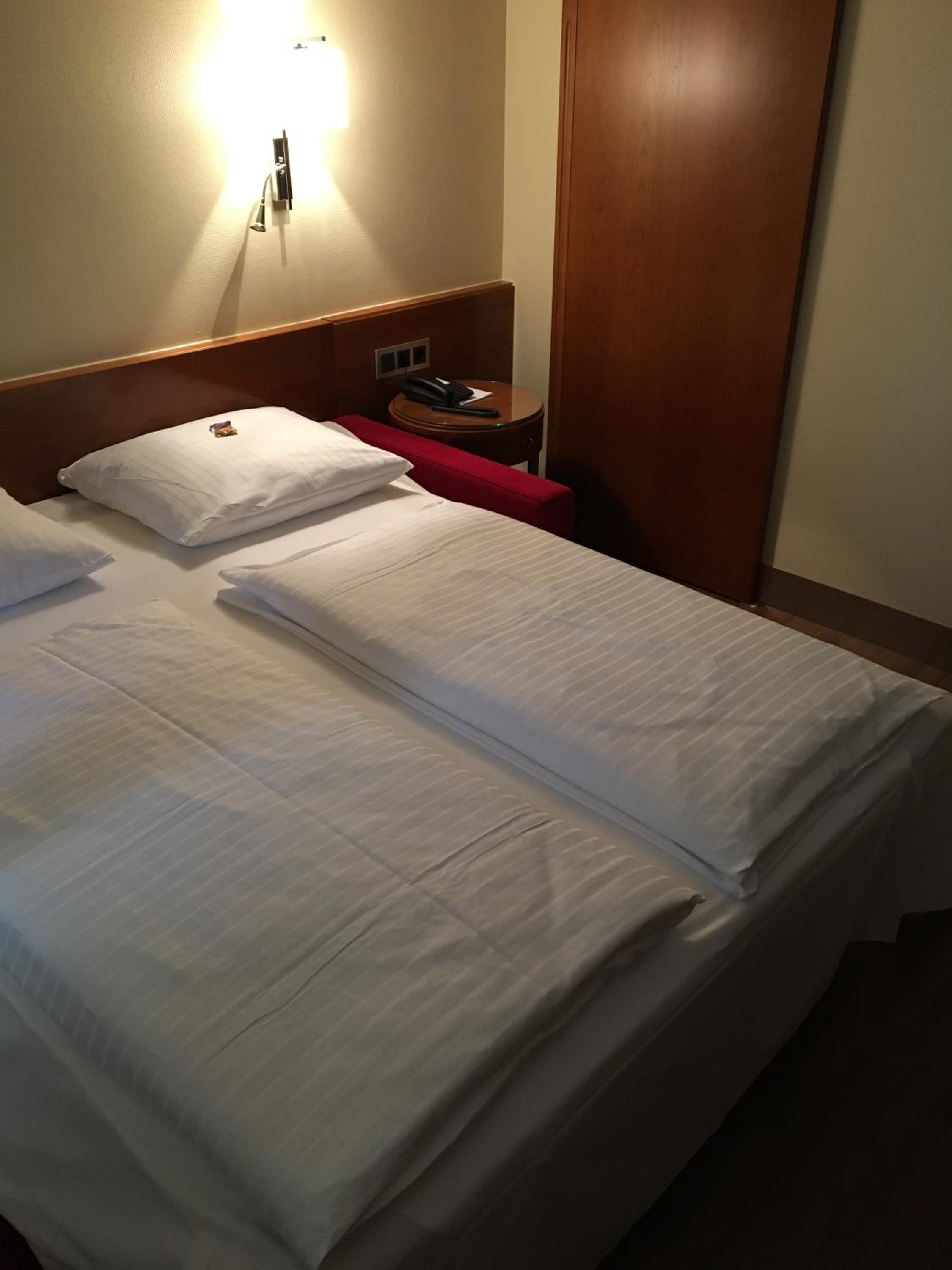 Quadruple Room - Photo 7