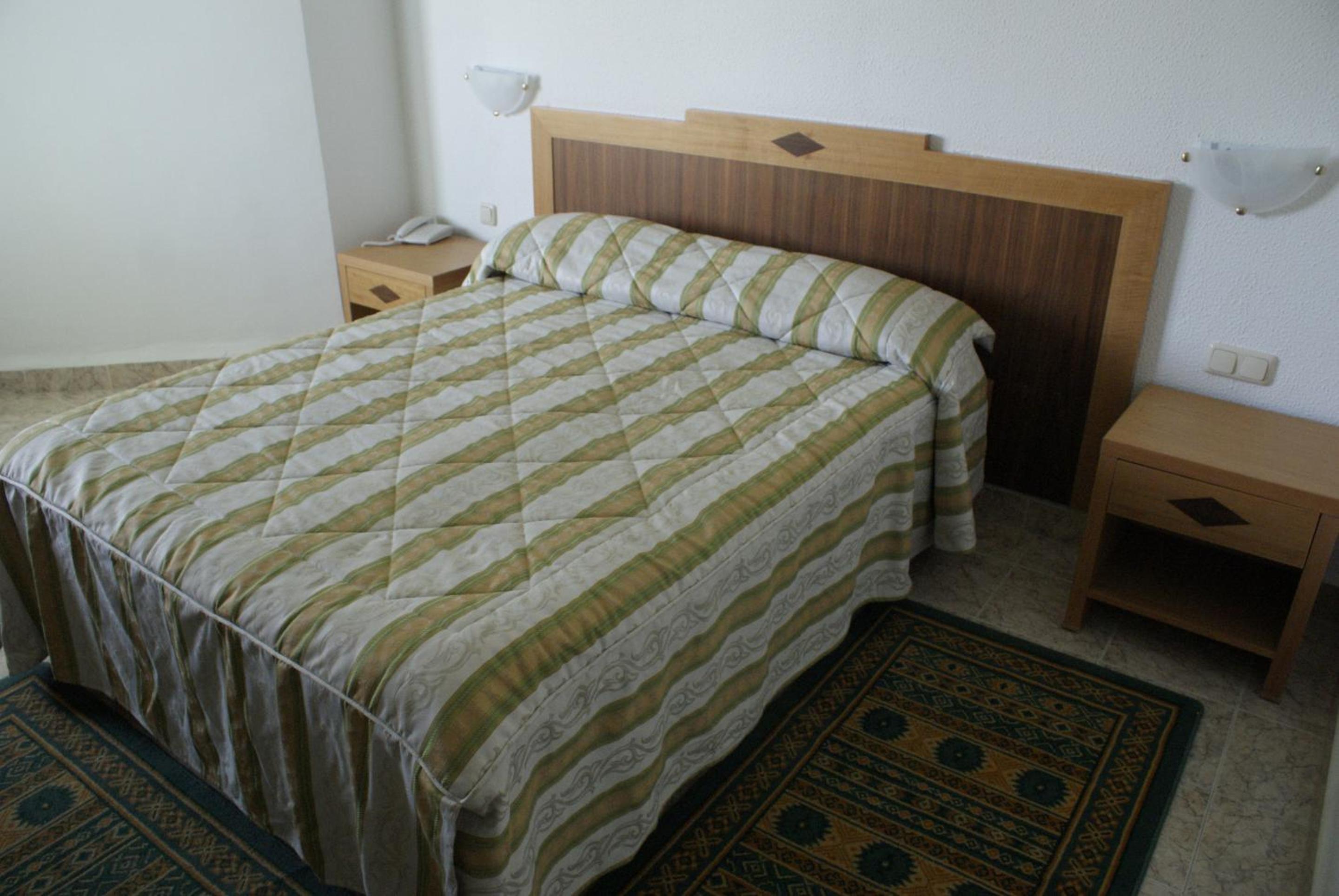 Double Room - Photo 7
