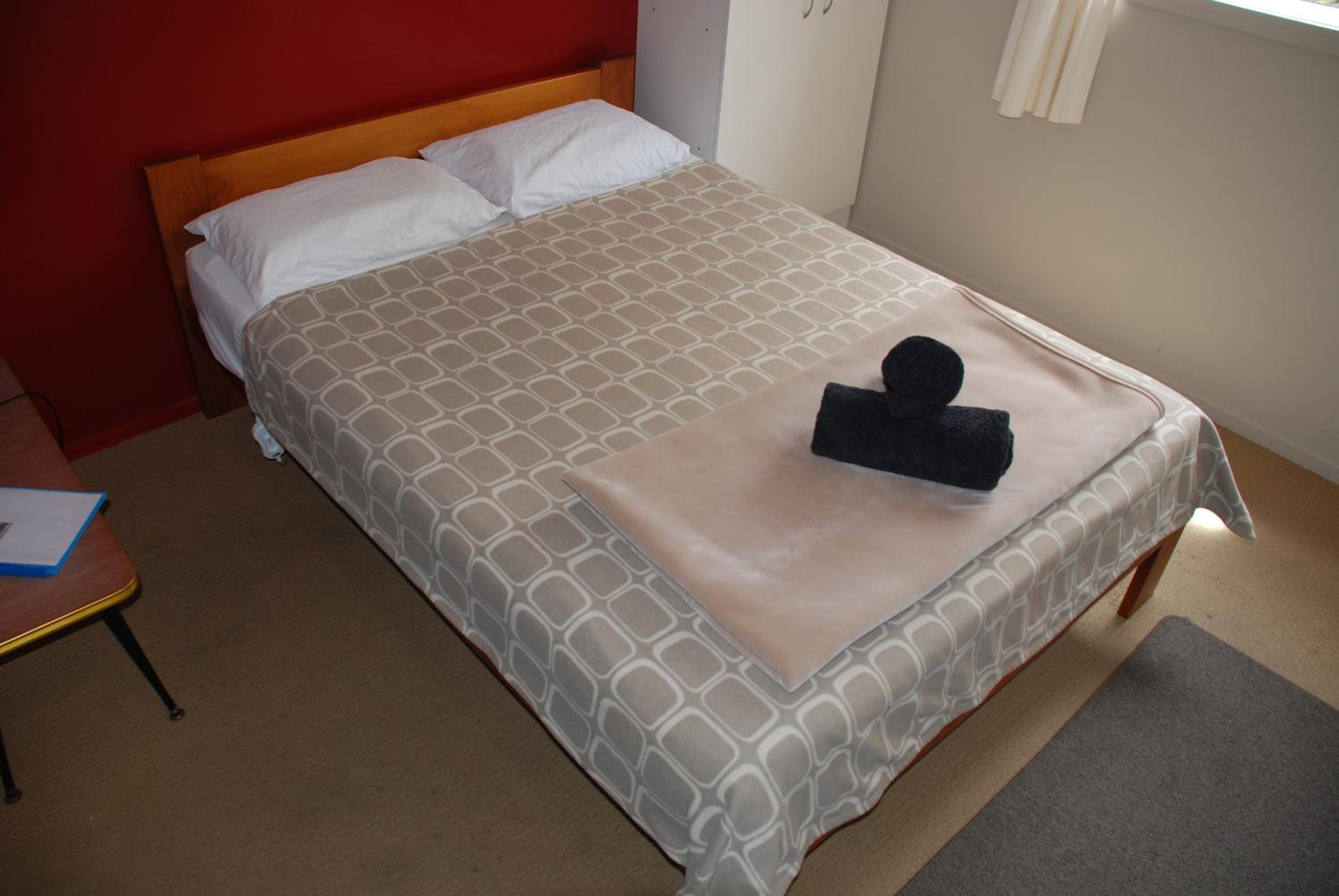 Queen Room with Ensuite - Photo 2