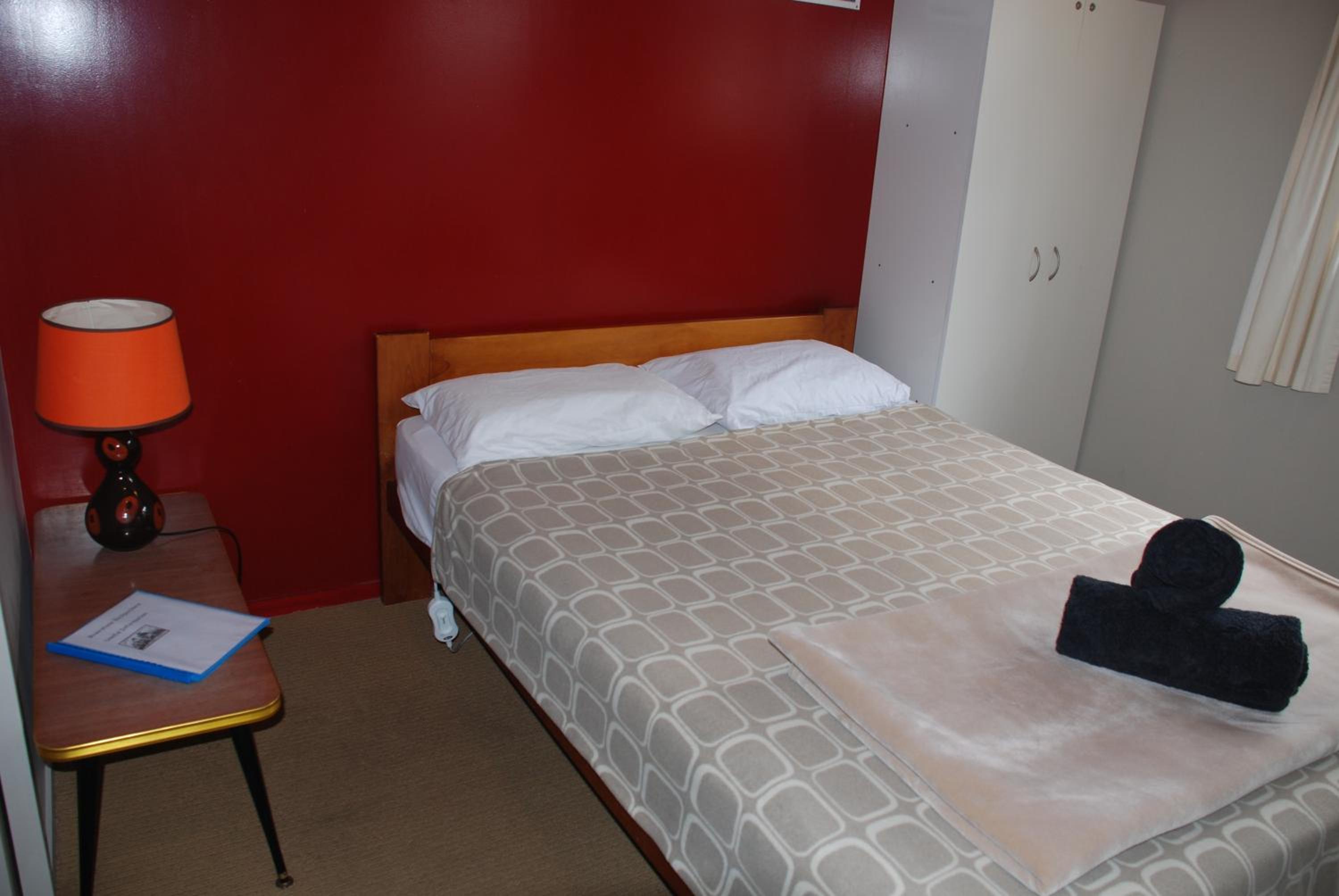 Queen Room with Ensuite - Photo 4