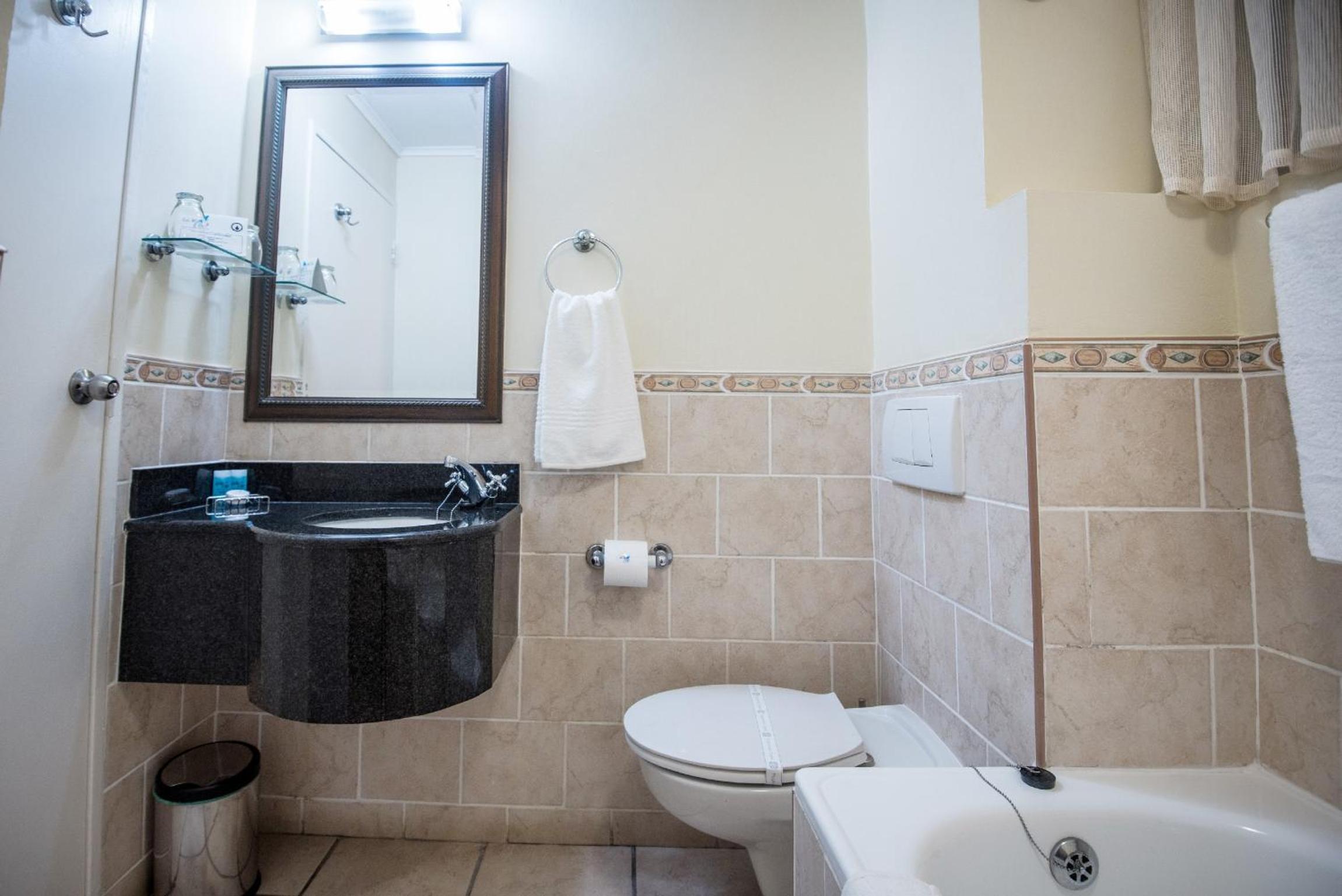 2 Bedroom Apartment with Sea View photo 2