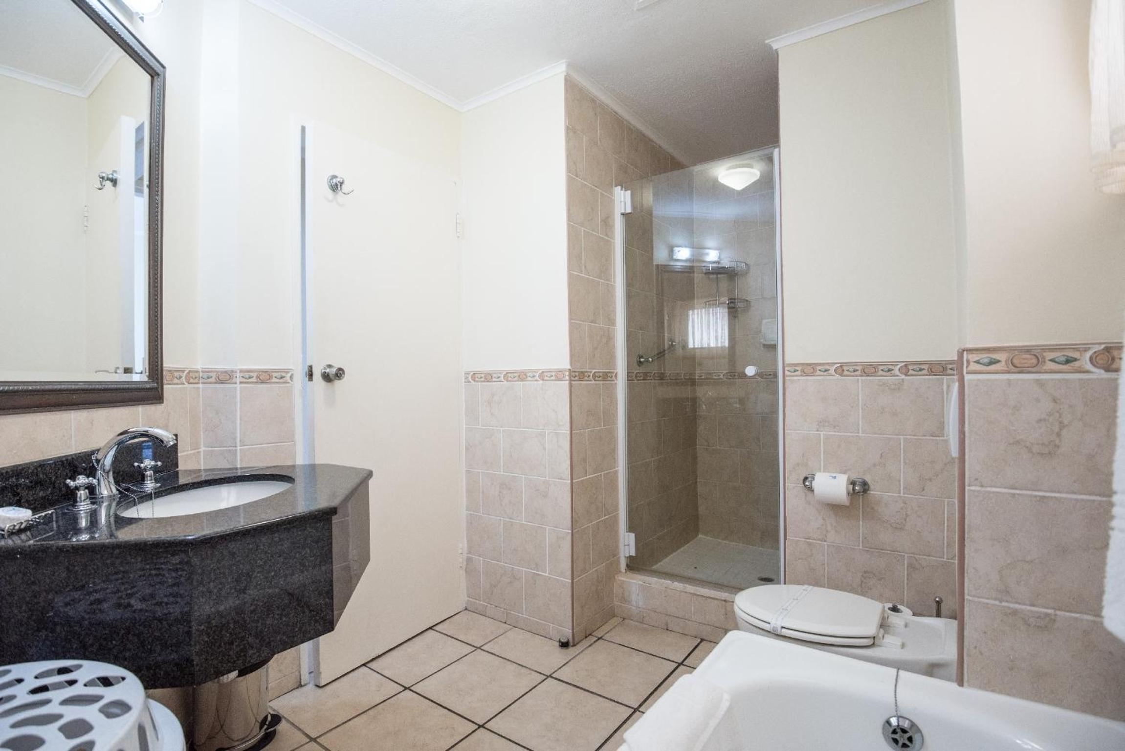 Three-Bedroom Apartment with Partial Sea View photo 3