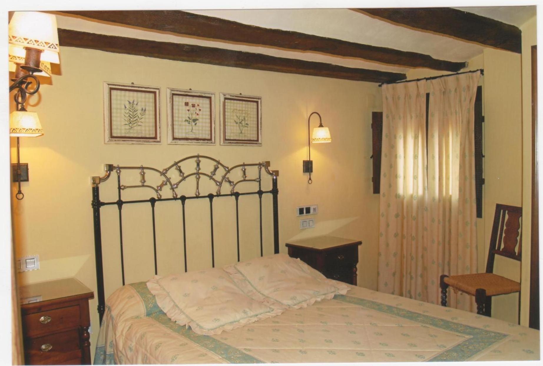Double or Twin Room photo 3