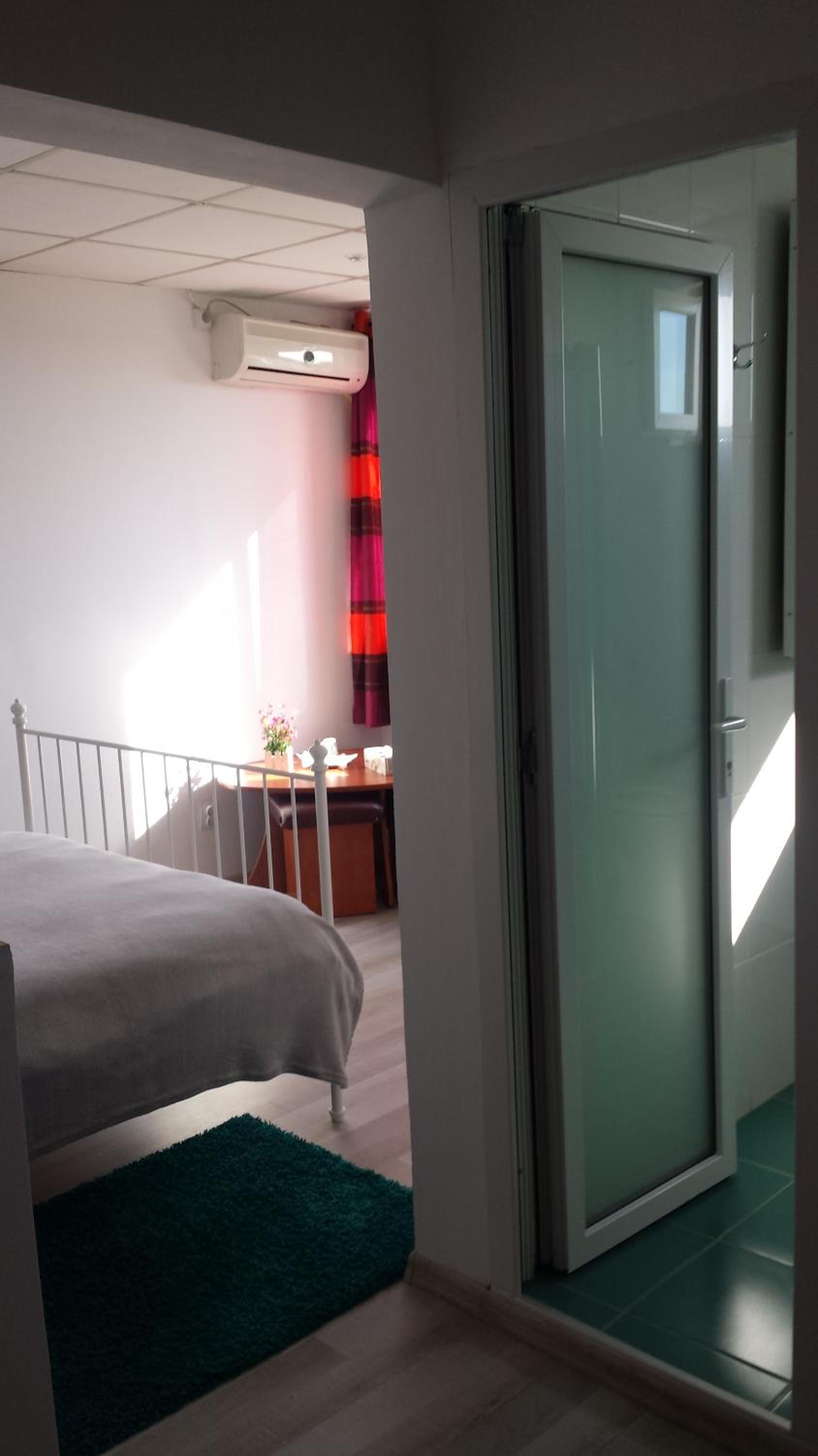 Double Room - Photo 15