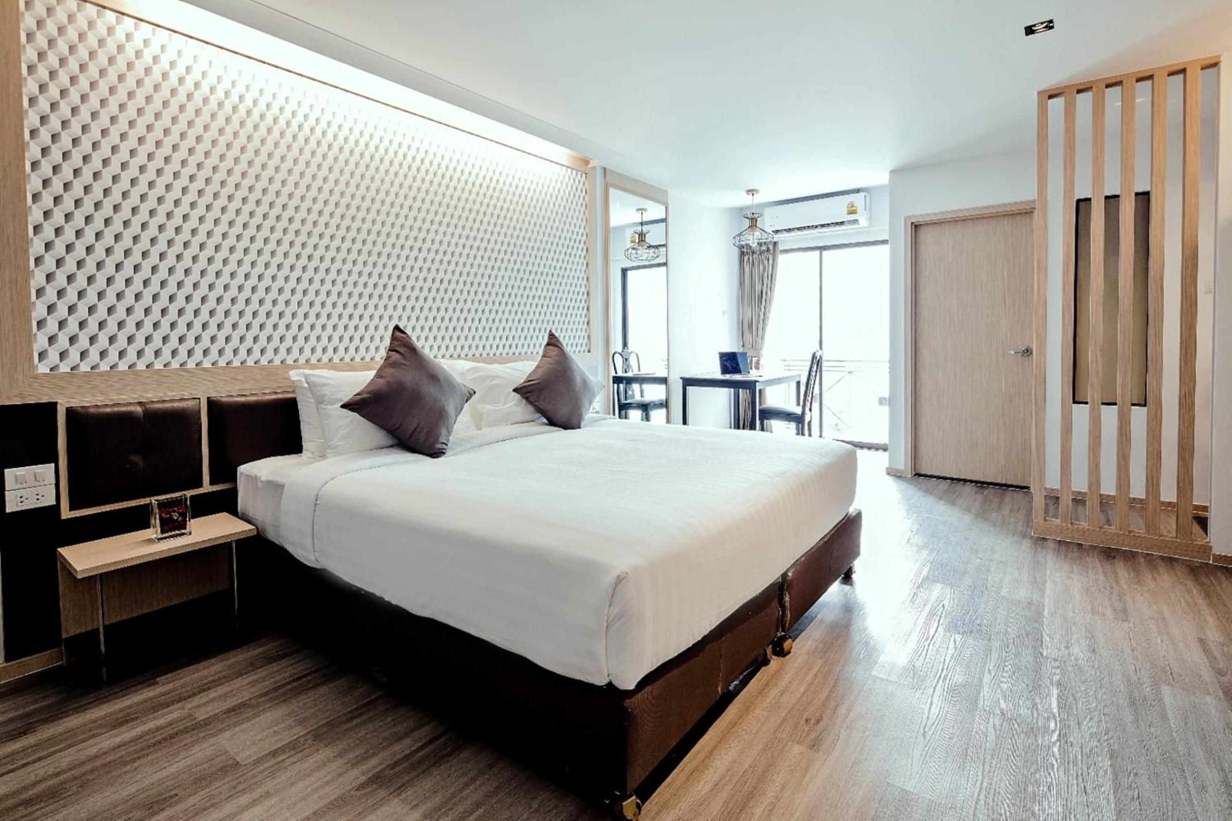 Two-Bedroom Suite thumbnail 6