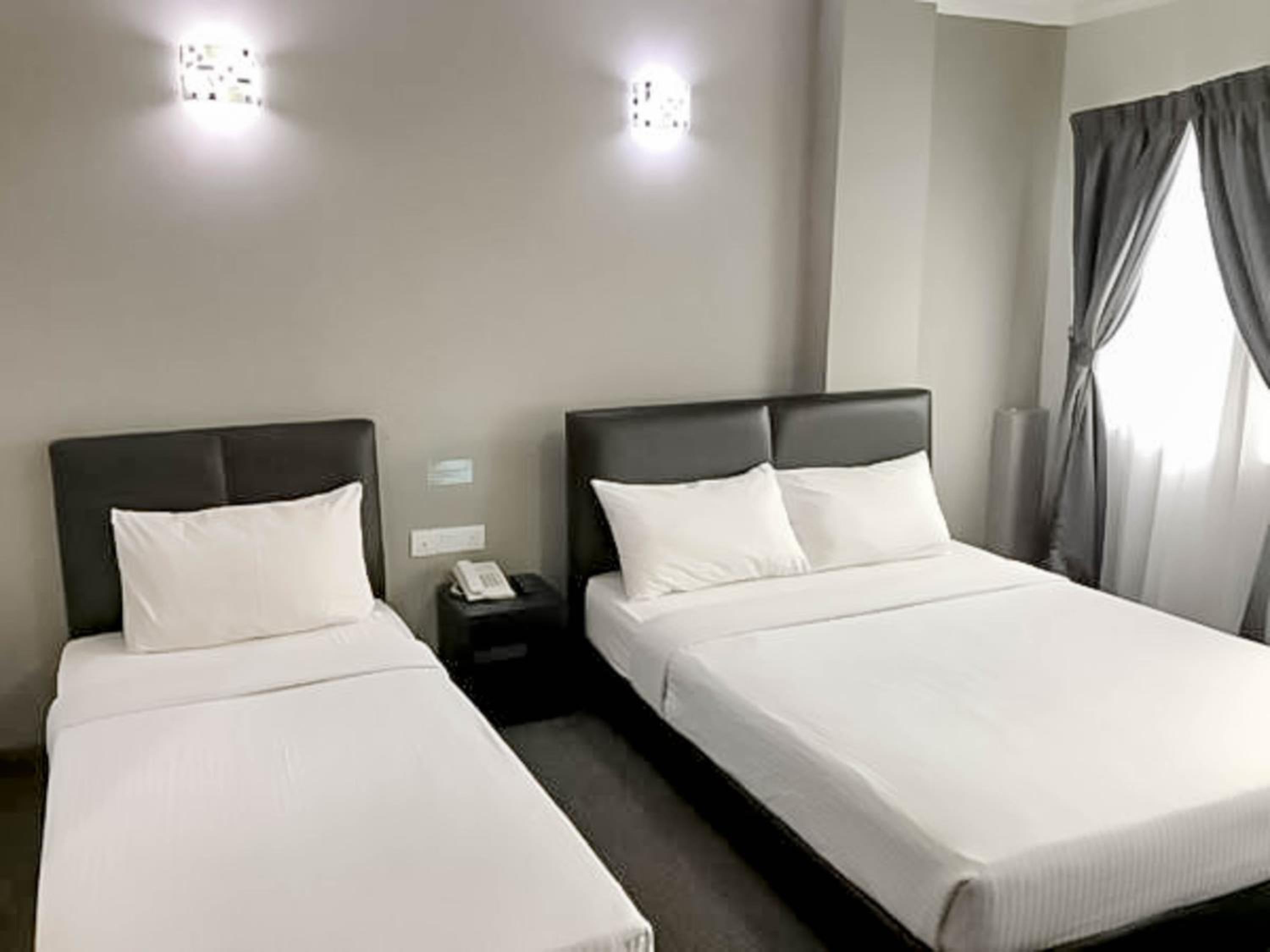 Deluxe Triple Room photo 2