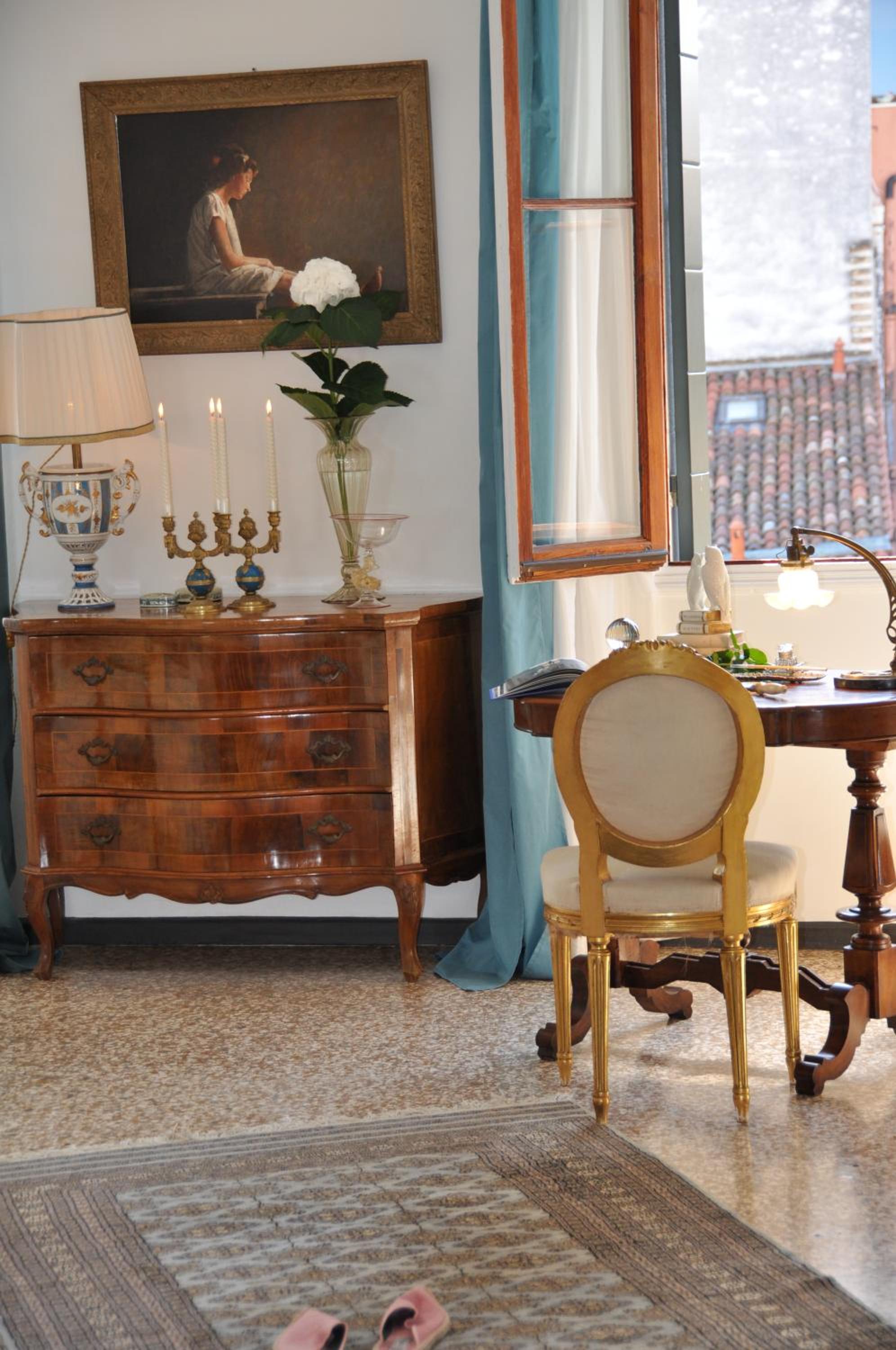 Deluxe King Room photo 3