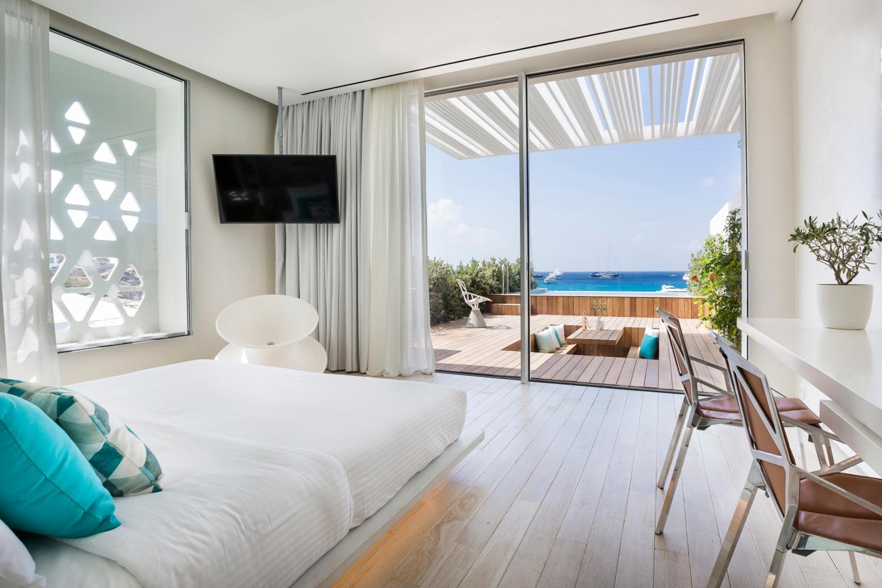 Ultimate Dream Suite with Private Pool and Sea View