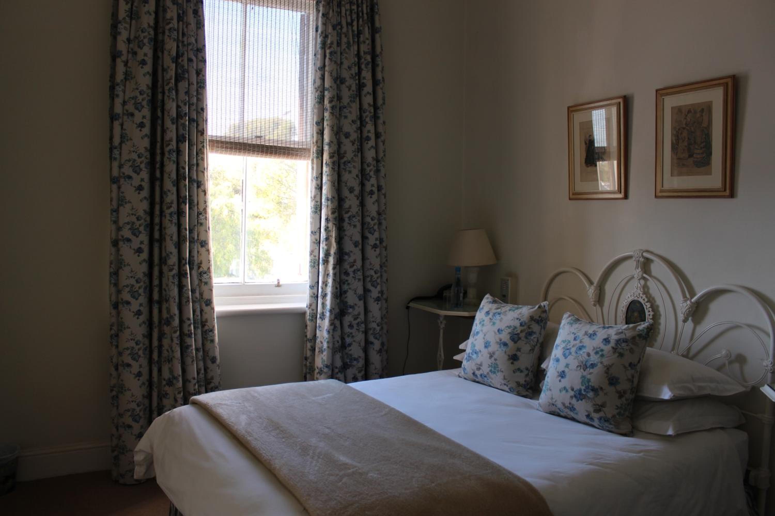 Standard Double or Twin Room - Photo 2