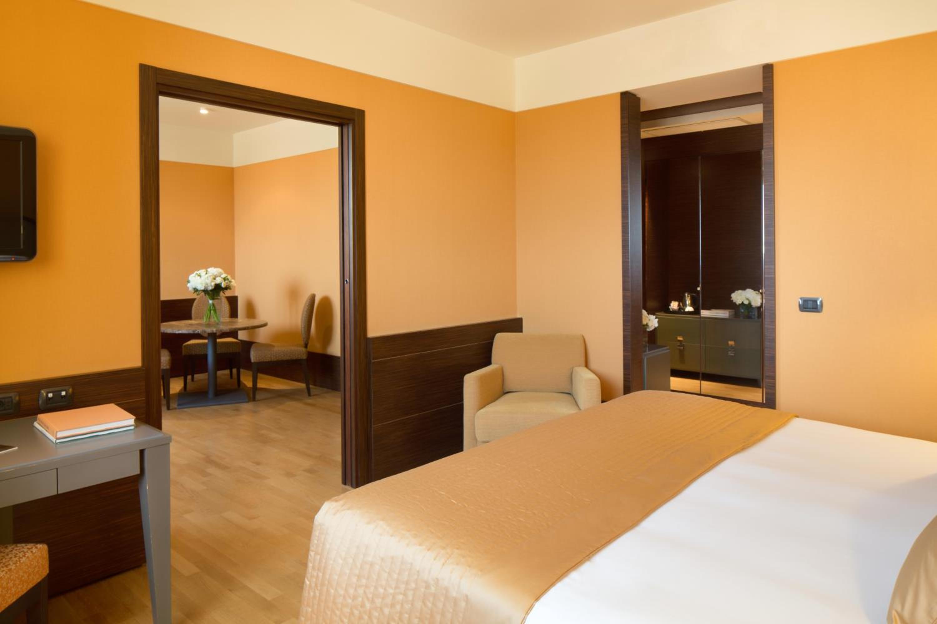 Suite - Photo 4