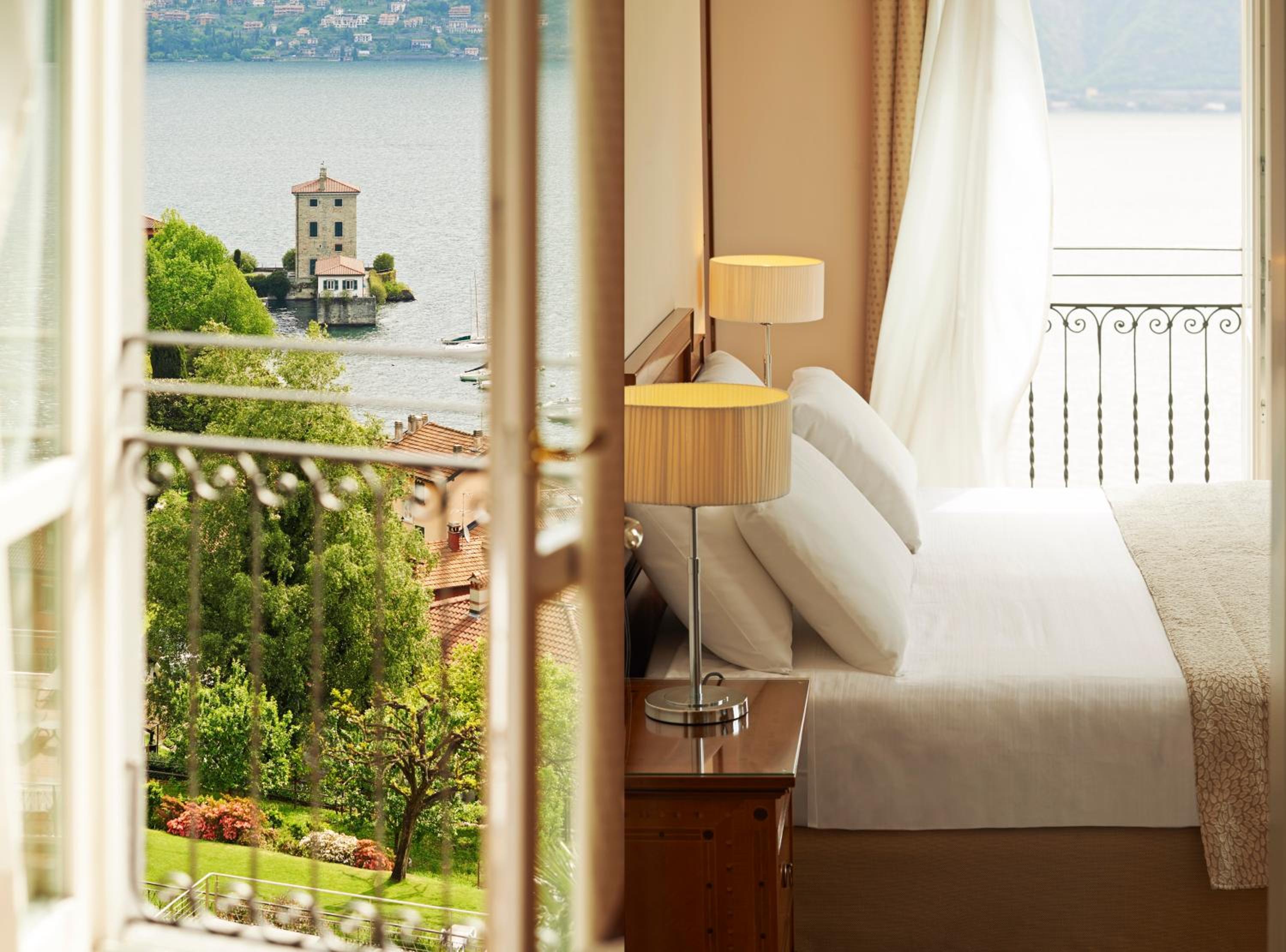 Suite with Lake View - Photo 1