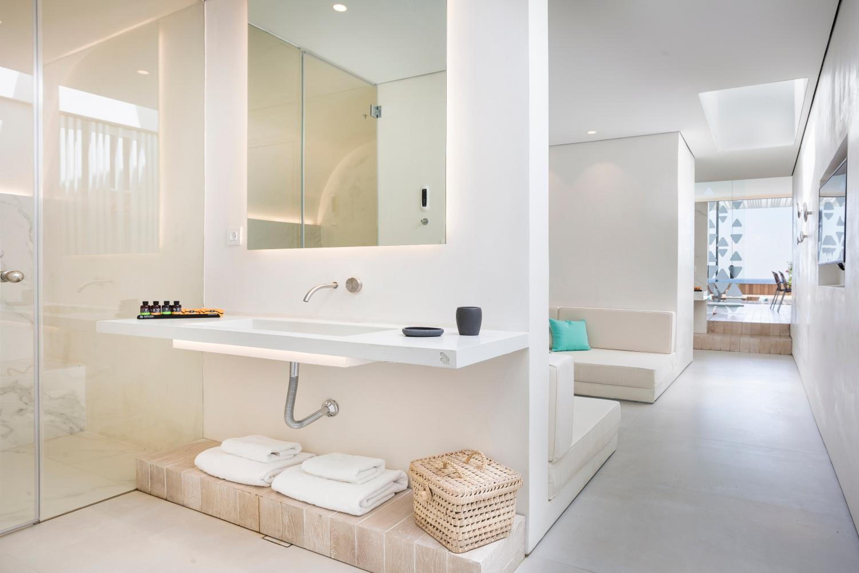 Deep Dream Suite with Private Pool and Sea View photo 2