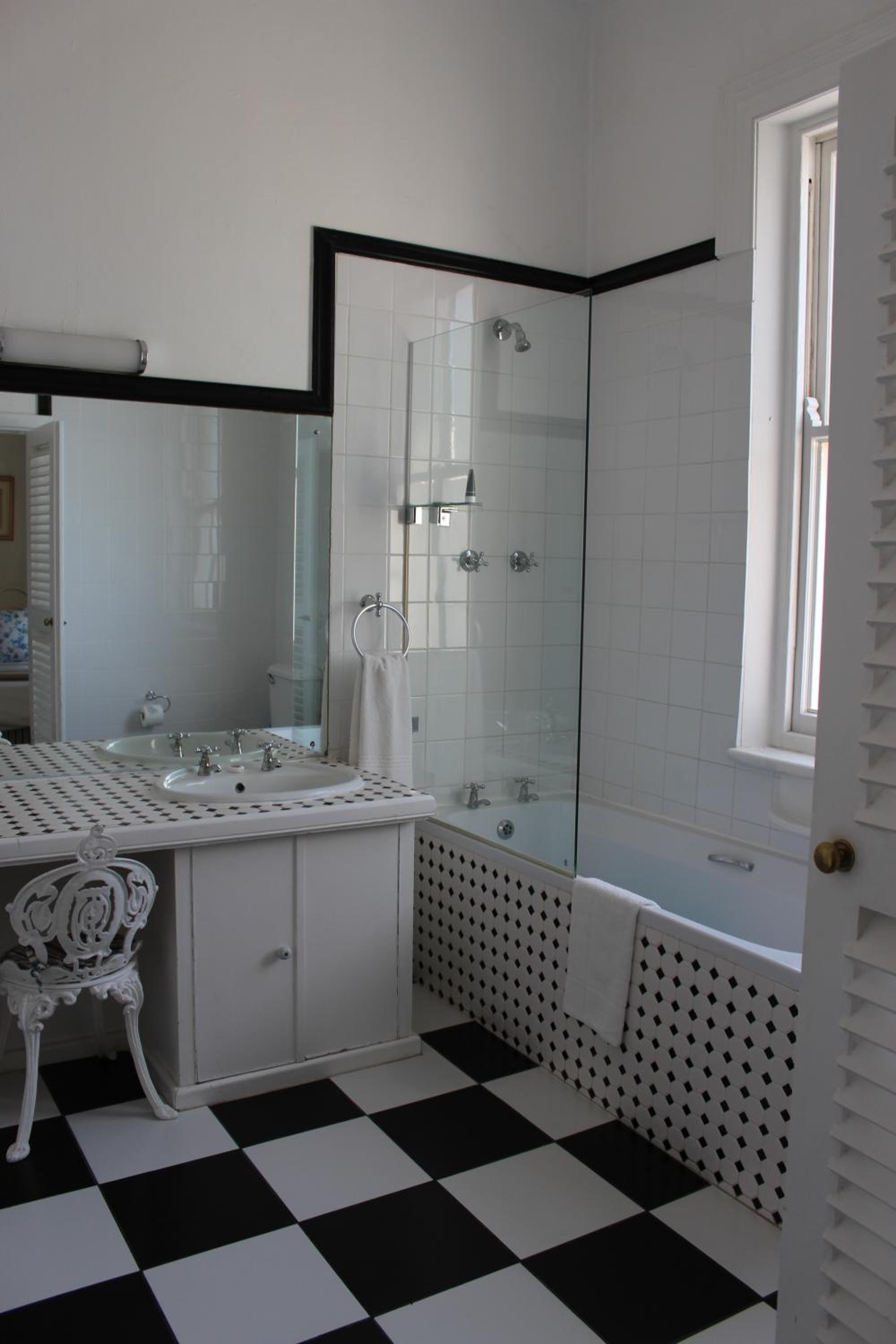 Standard Double or Twin Room - Photo 3