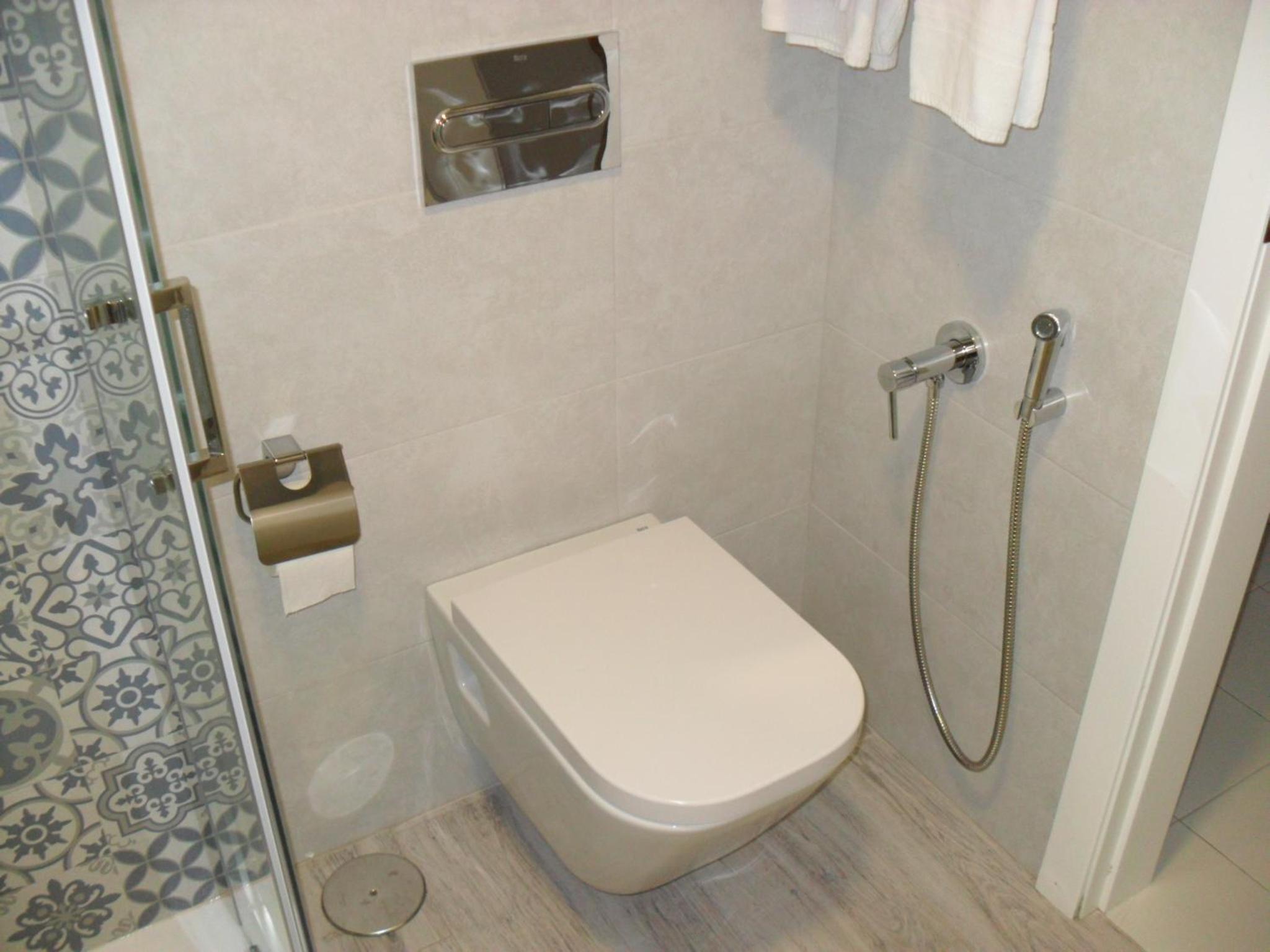 Double Room - Photo 10