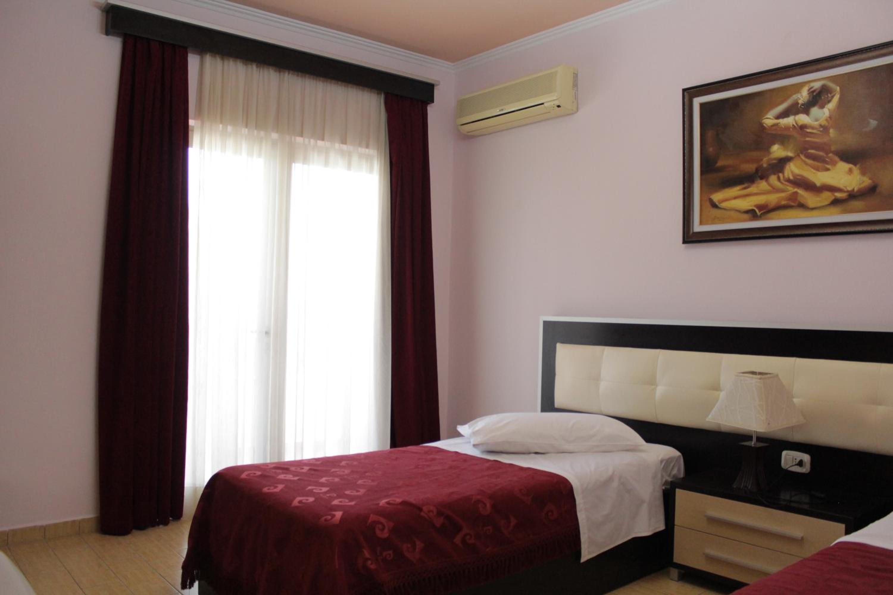 Budget Twin Room photo 2