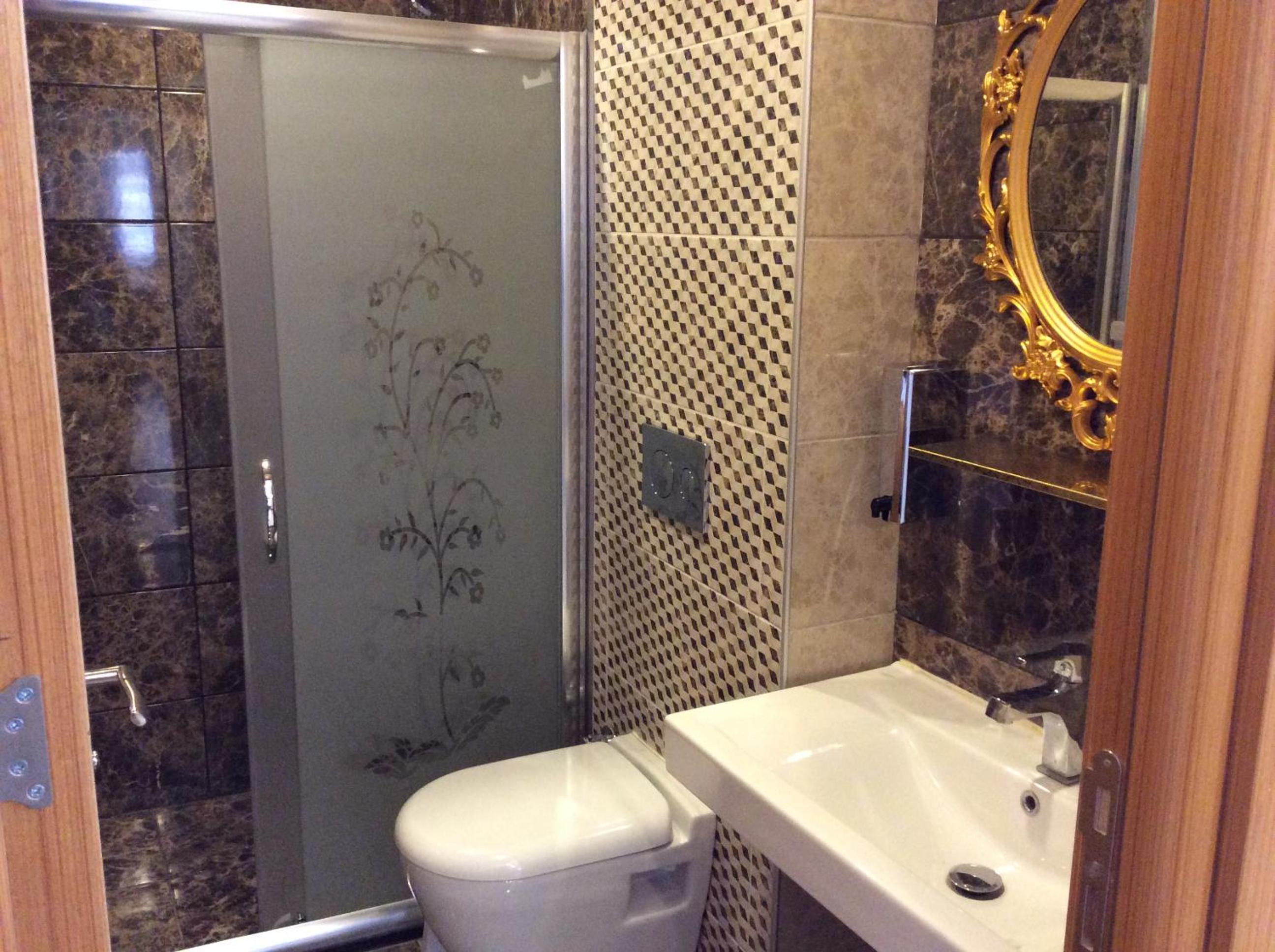 Deluxe King Suite photo 3