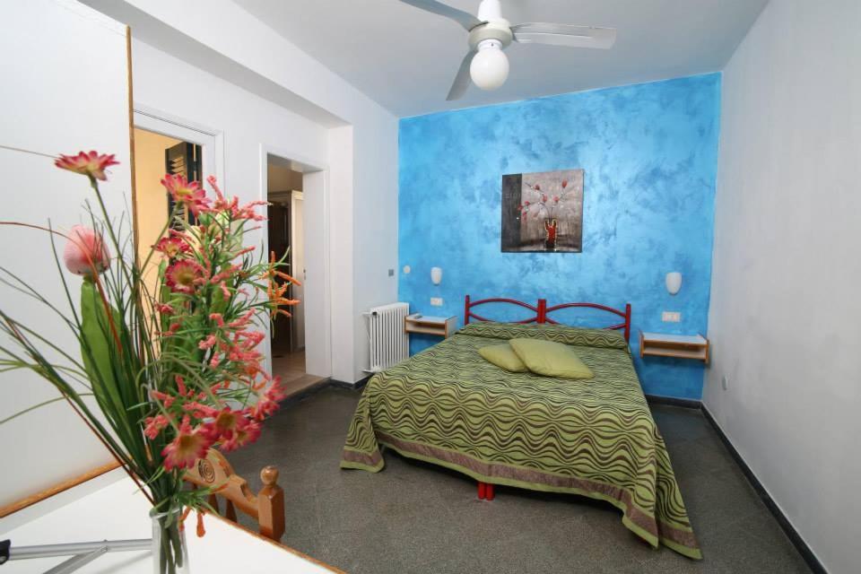 Economy Double Room with Private External Bathroom photo 2