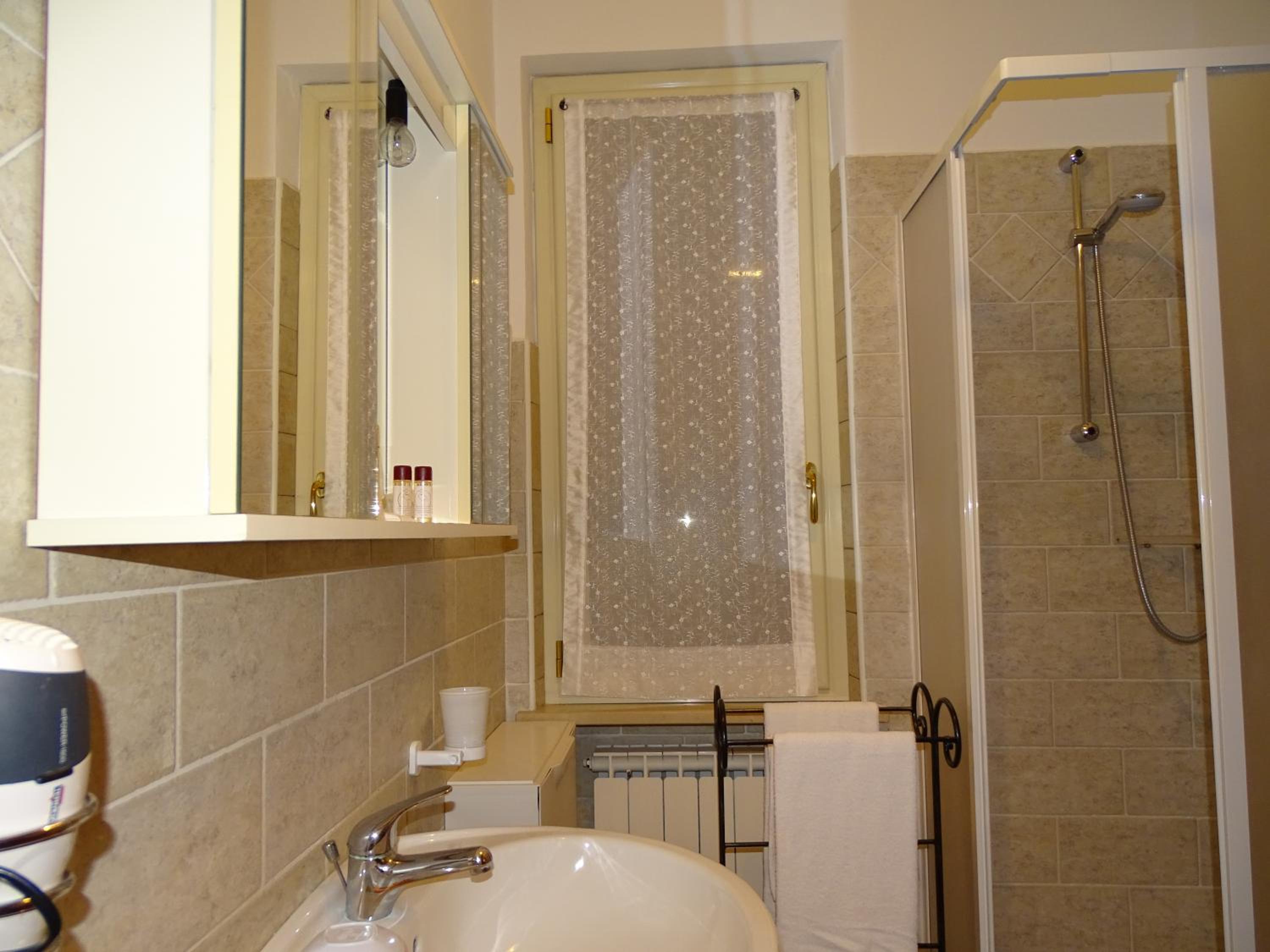 One-Bedroom Apartment - Photo 15