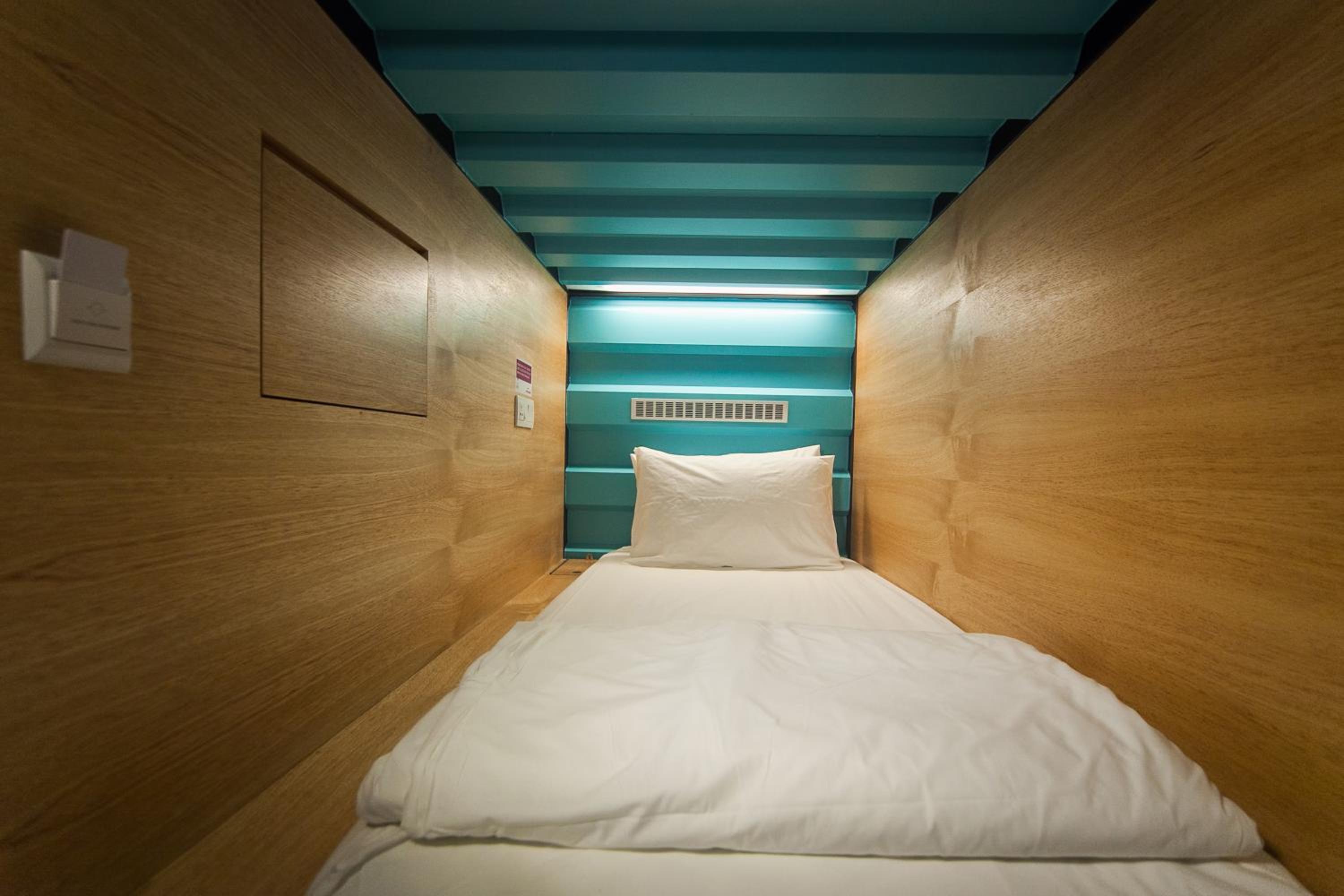 Capsule Mixed (Check-In between 0800 - 1900 (12 hours stay) photo 1