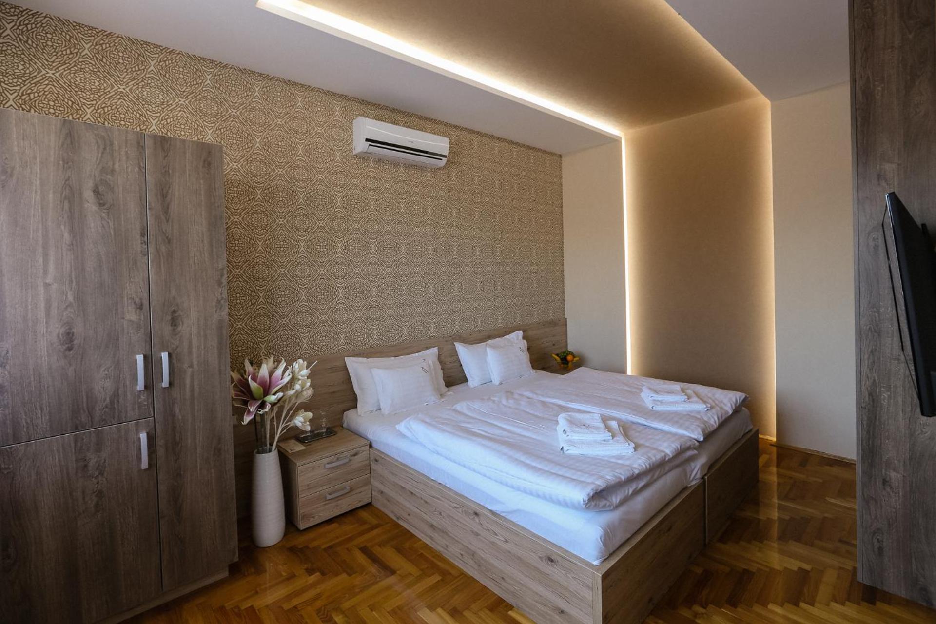 Deluxe Double or Twin Room - Photo 3