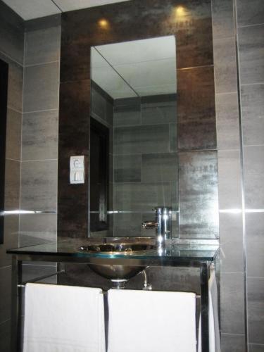 Double or Twin Room - Photo 3
