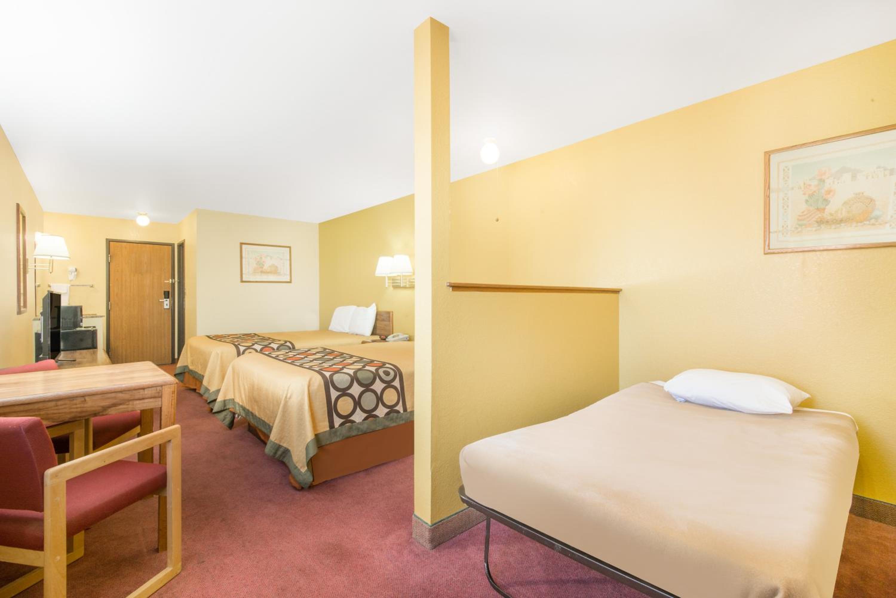 Studio Suite - Non-Smoking - Photo 1