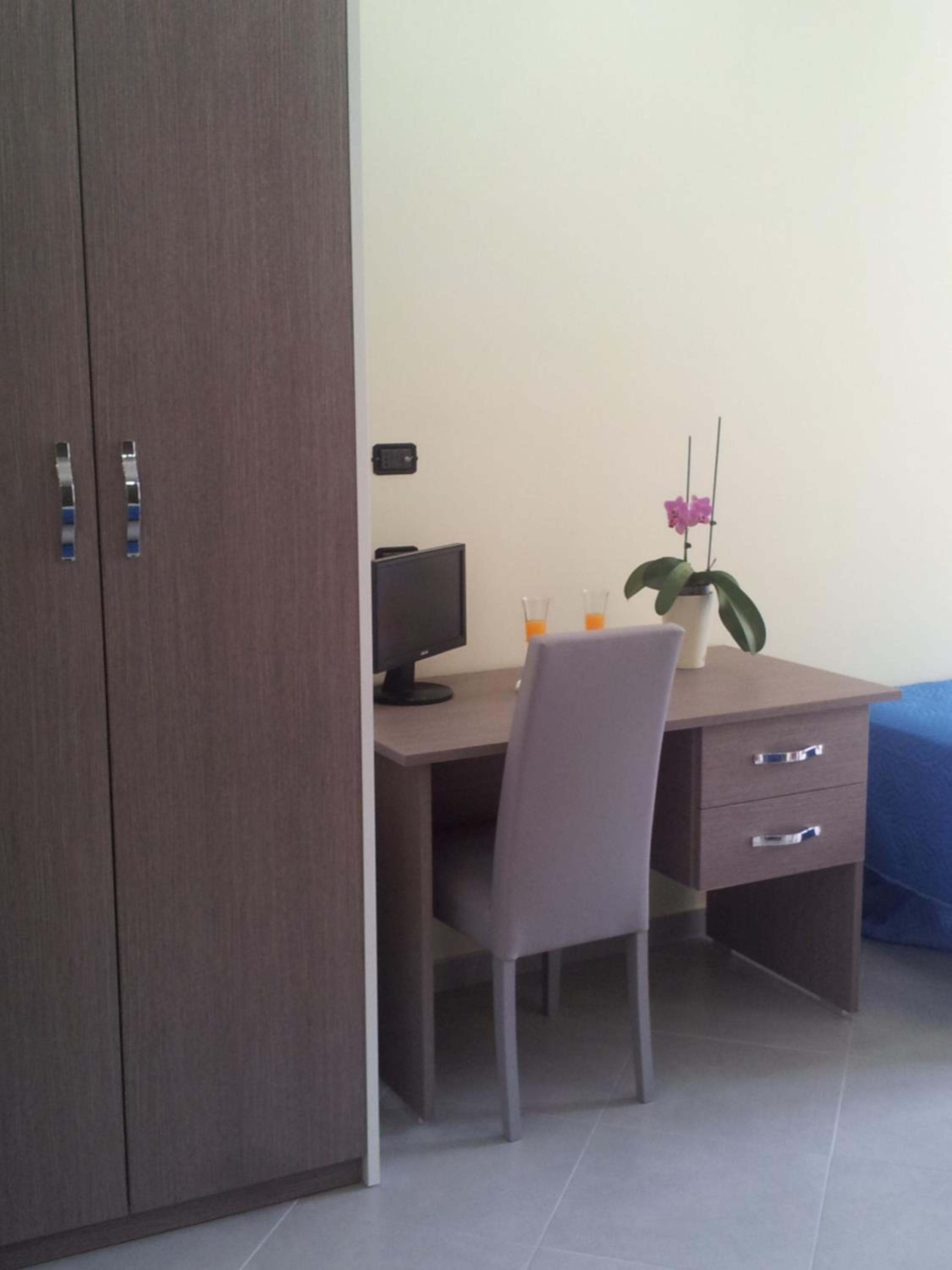 Triple Room with Balcony - Photo 5