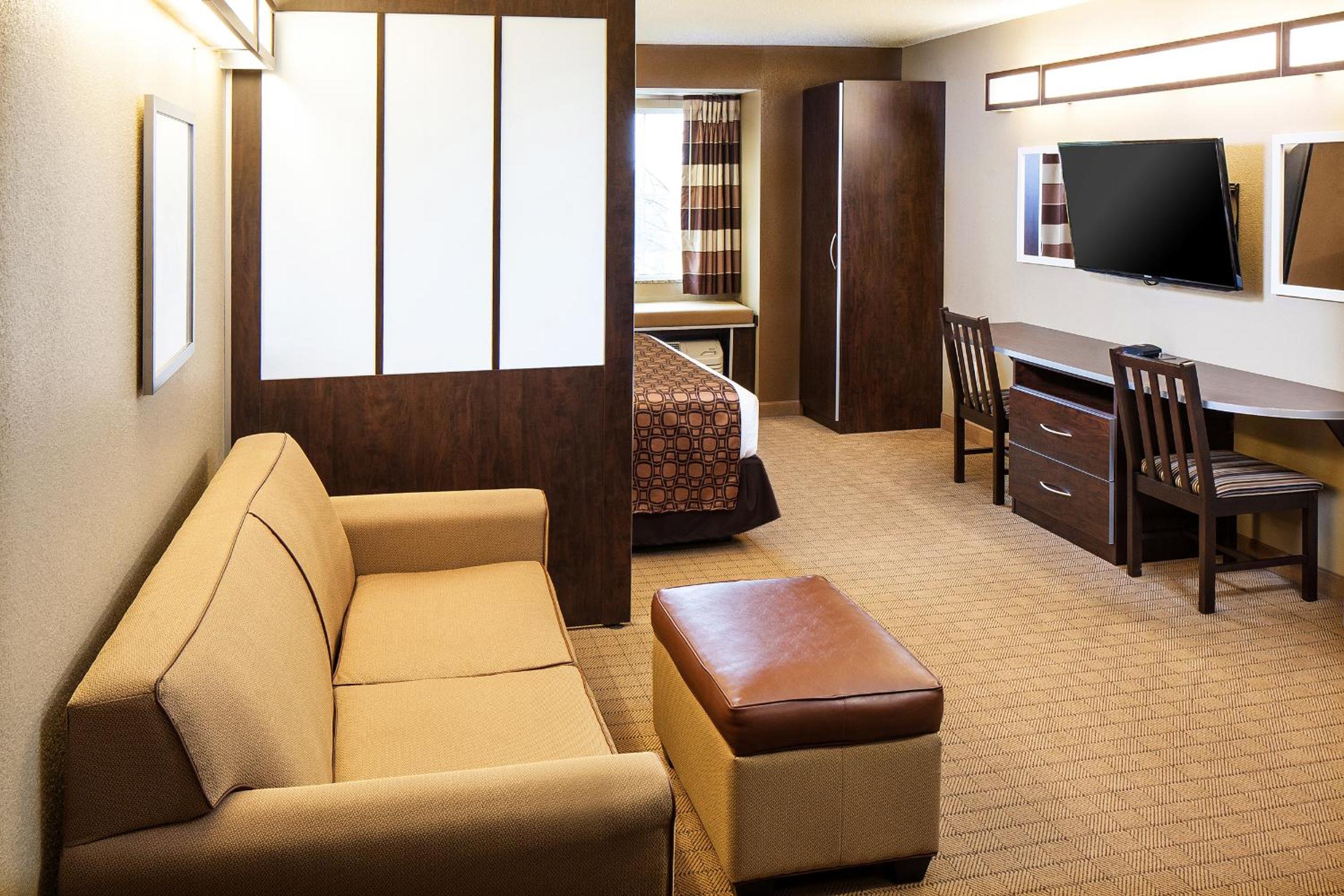 Deluxe King Suite