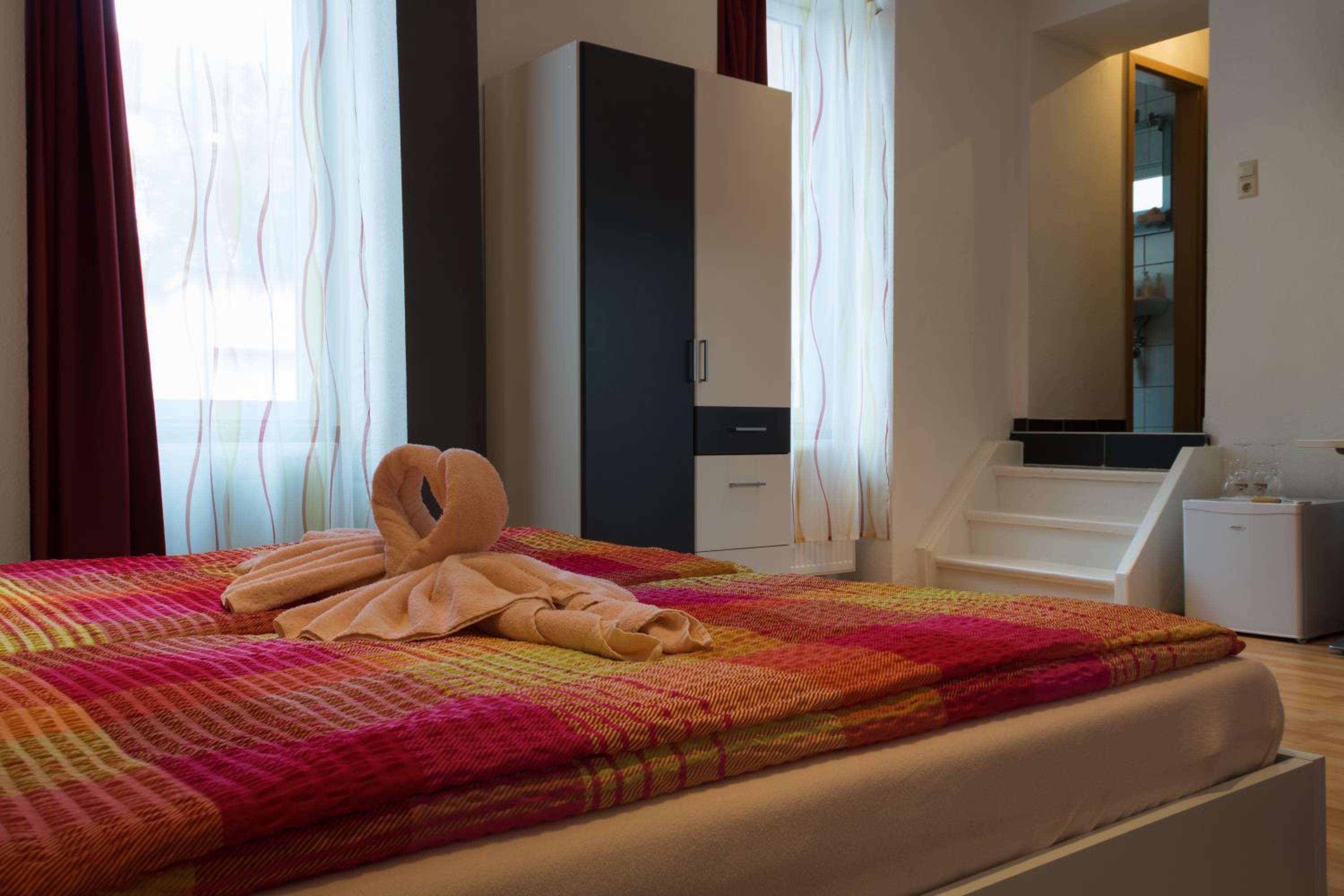 Double Room - Photo 12