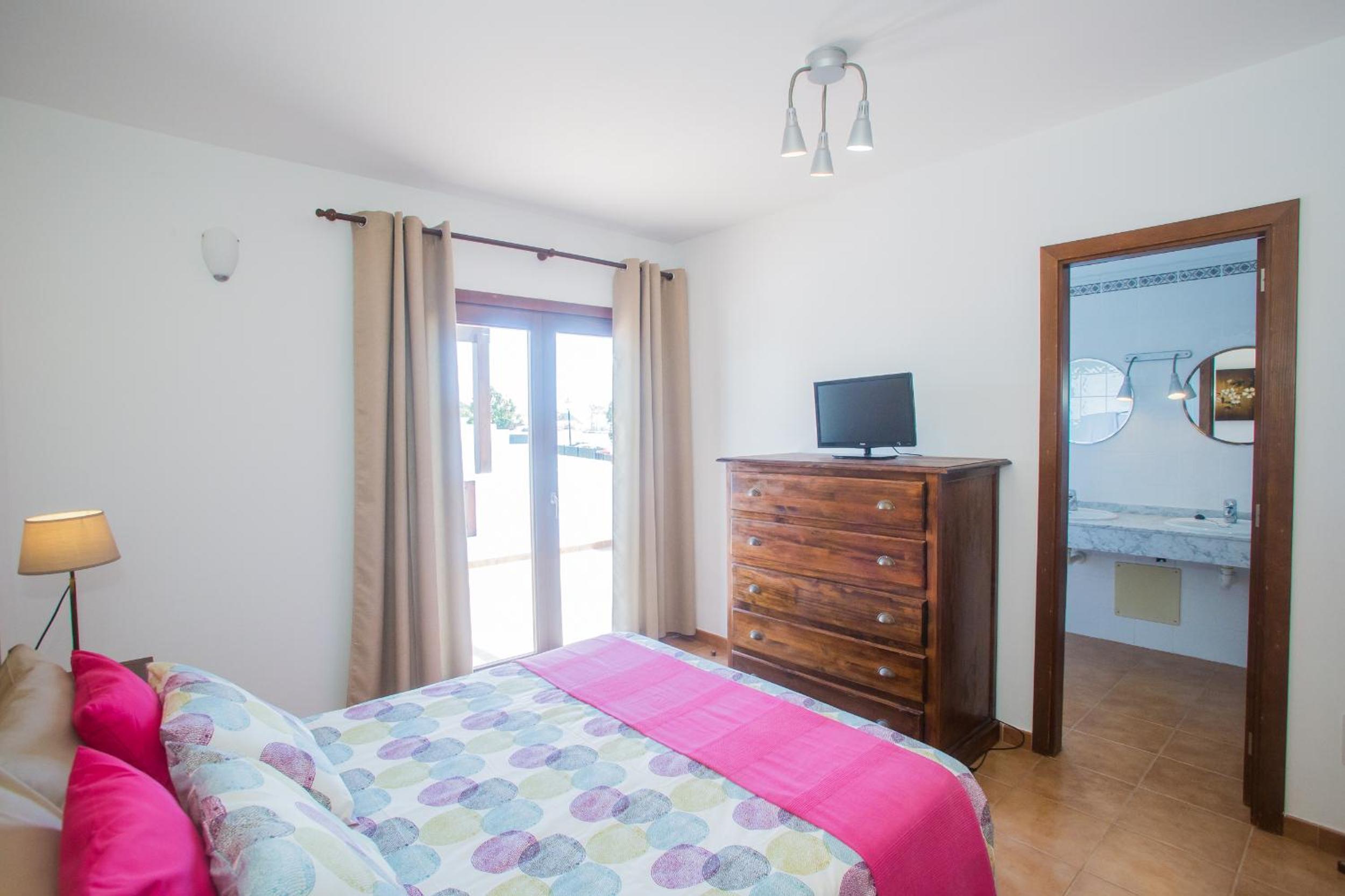 Villa de Tres Habitaciones