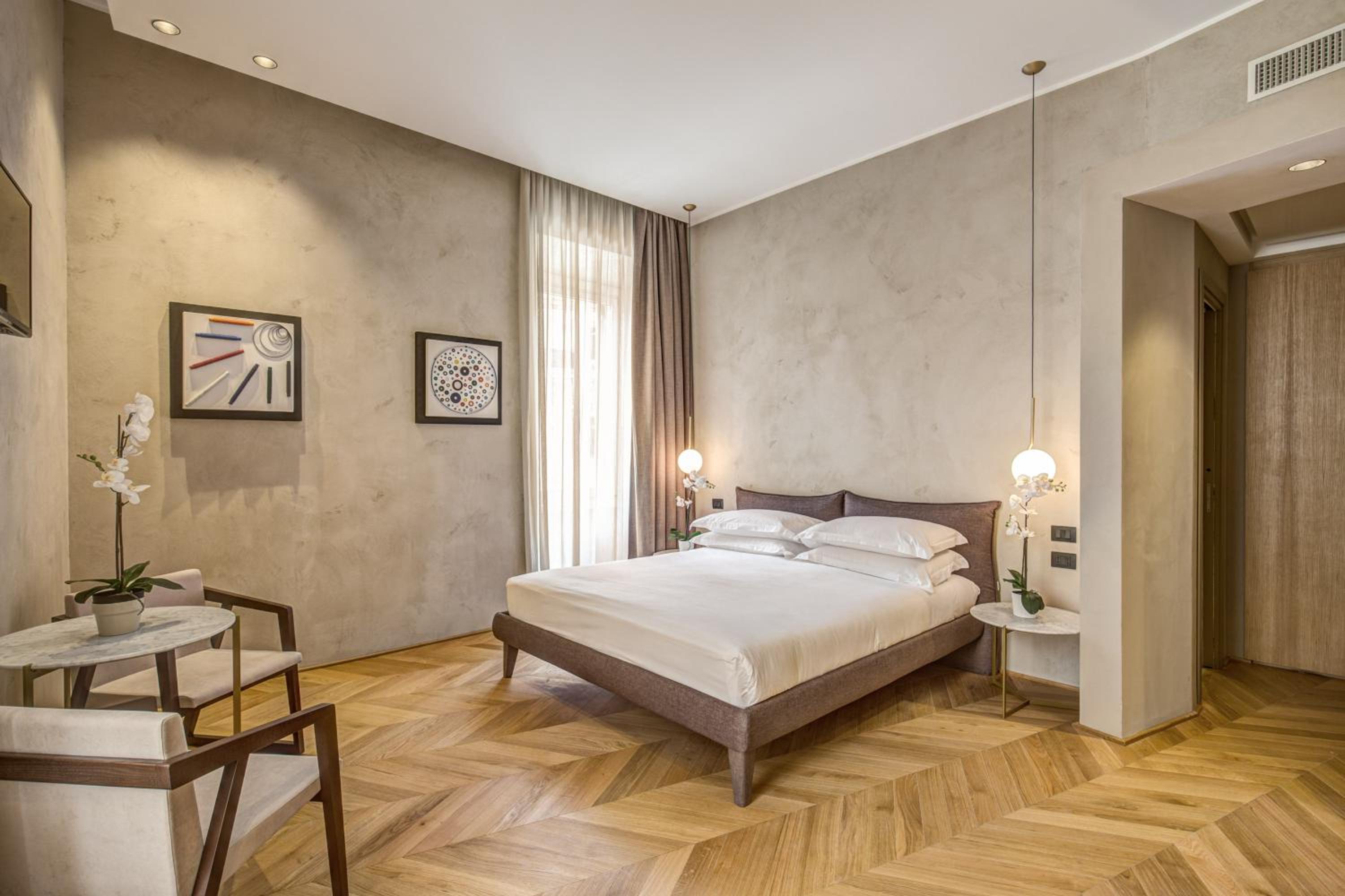 Deluxe King Room photo 3