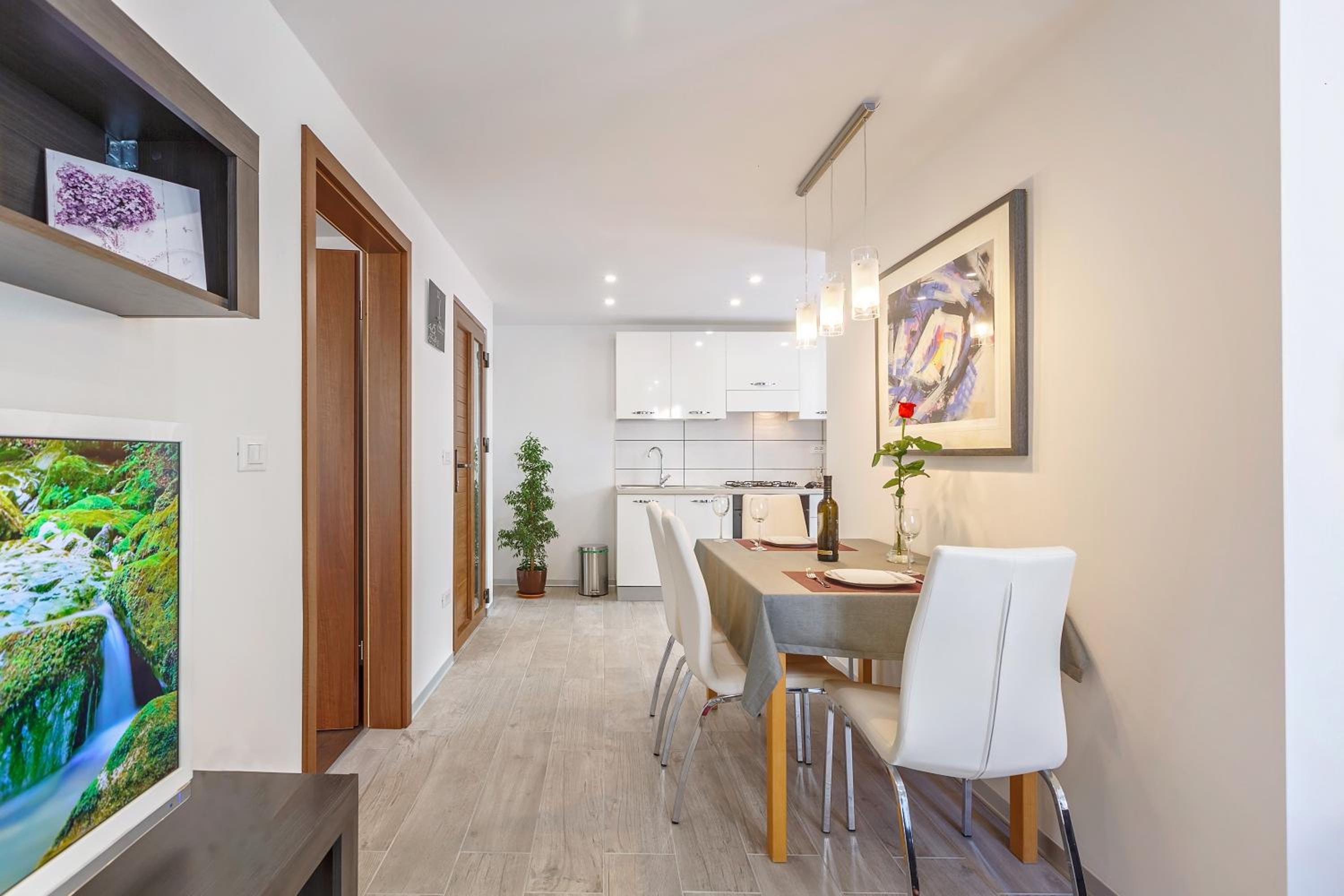 Apartment - Photo 32