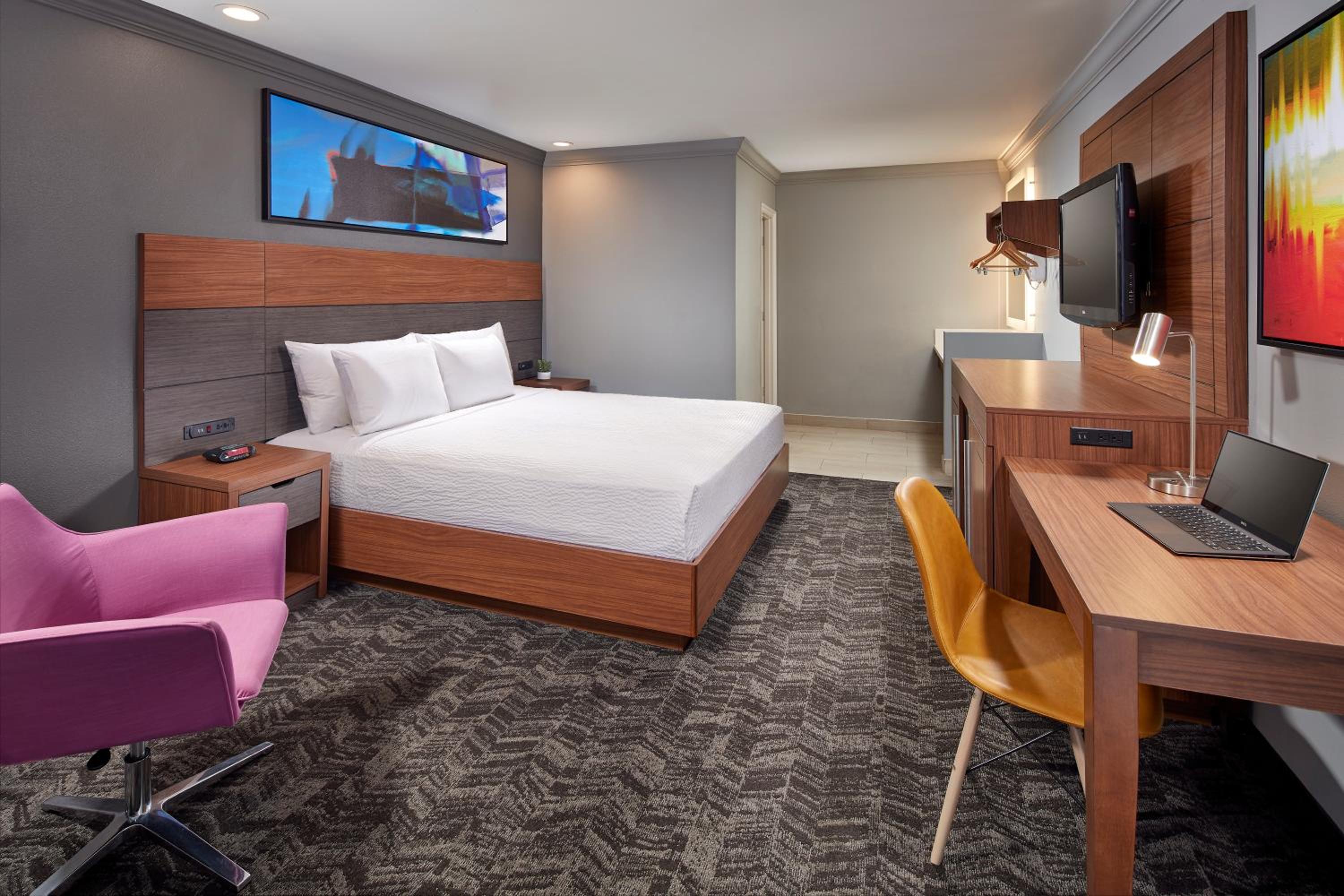 King Suite - Photo 1