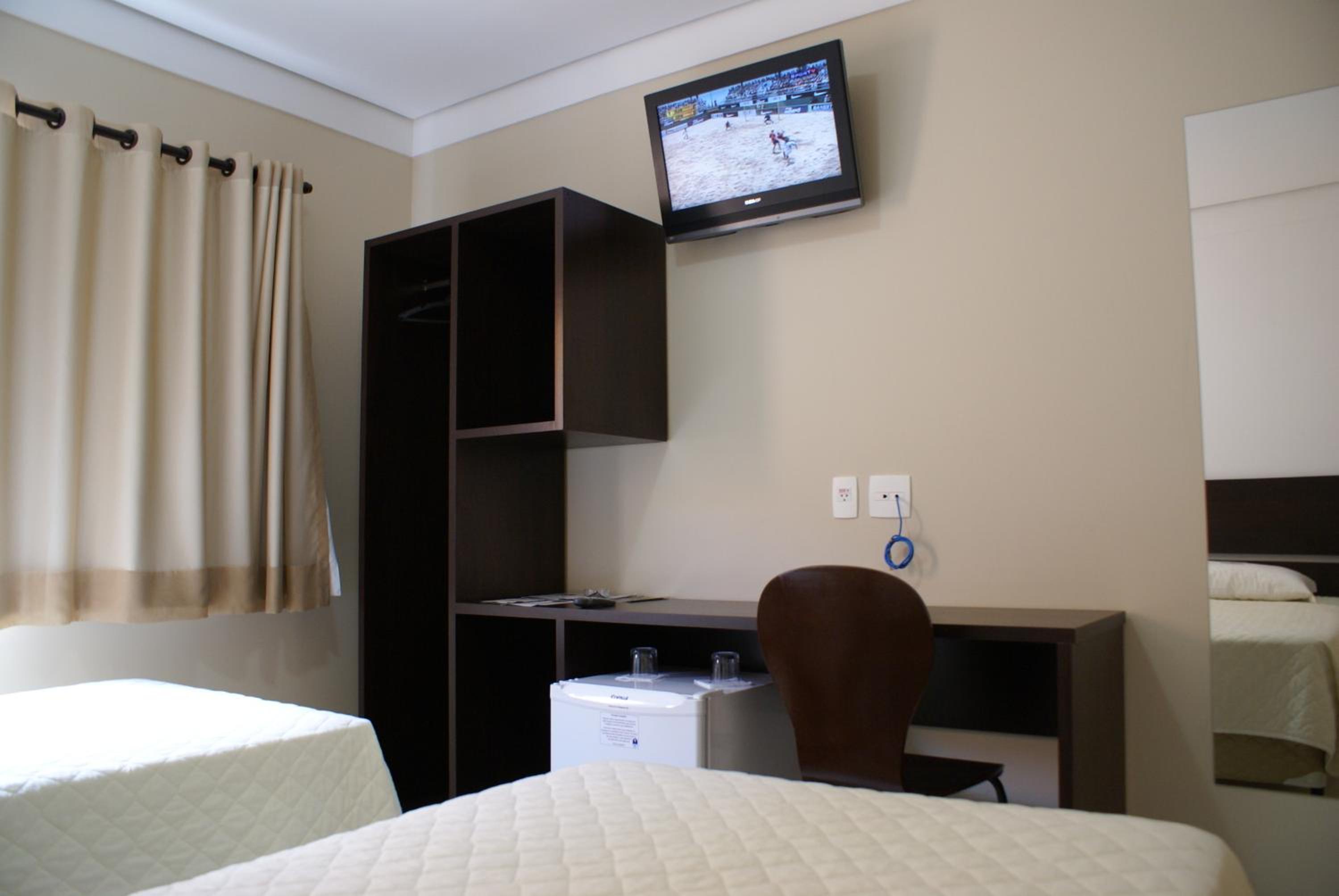 Standard Twin Room photo 2