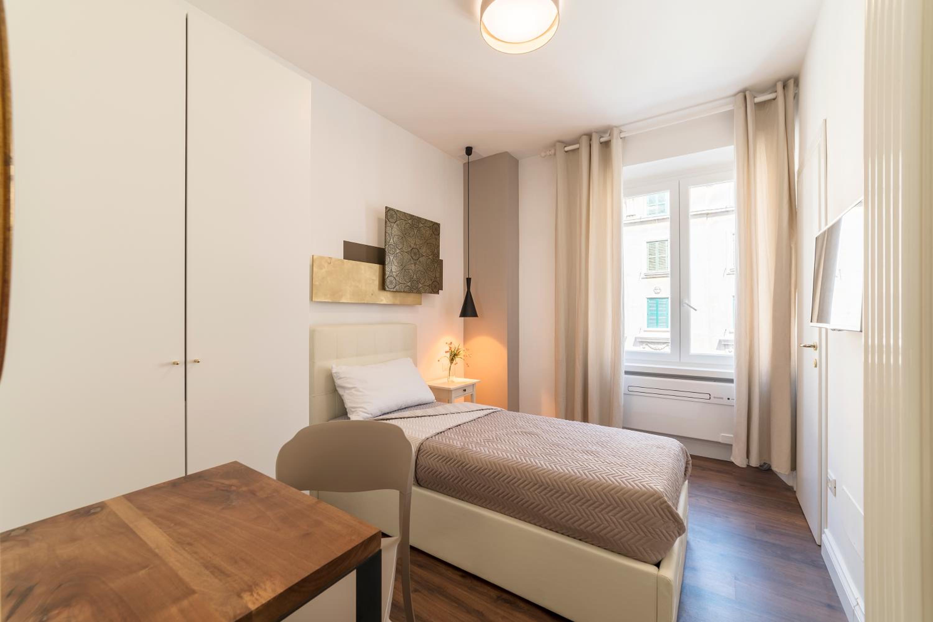 Single Room with Private Bathroom photo 1