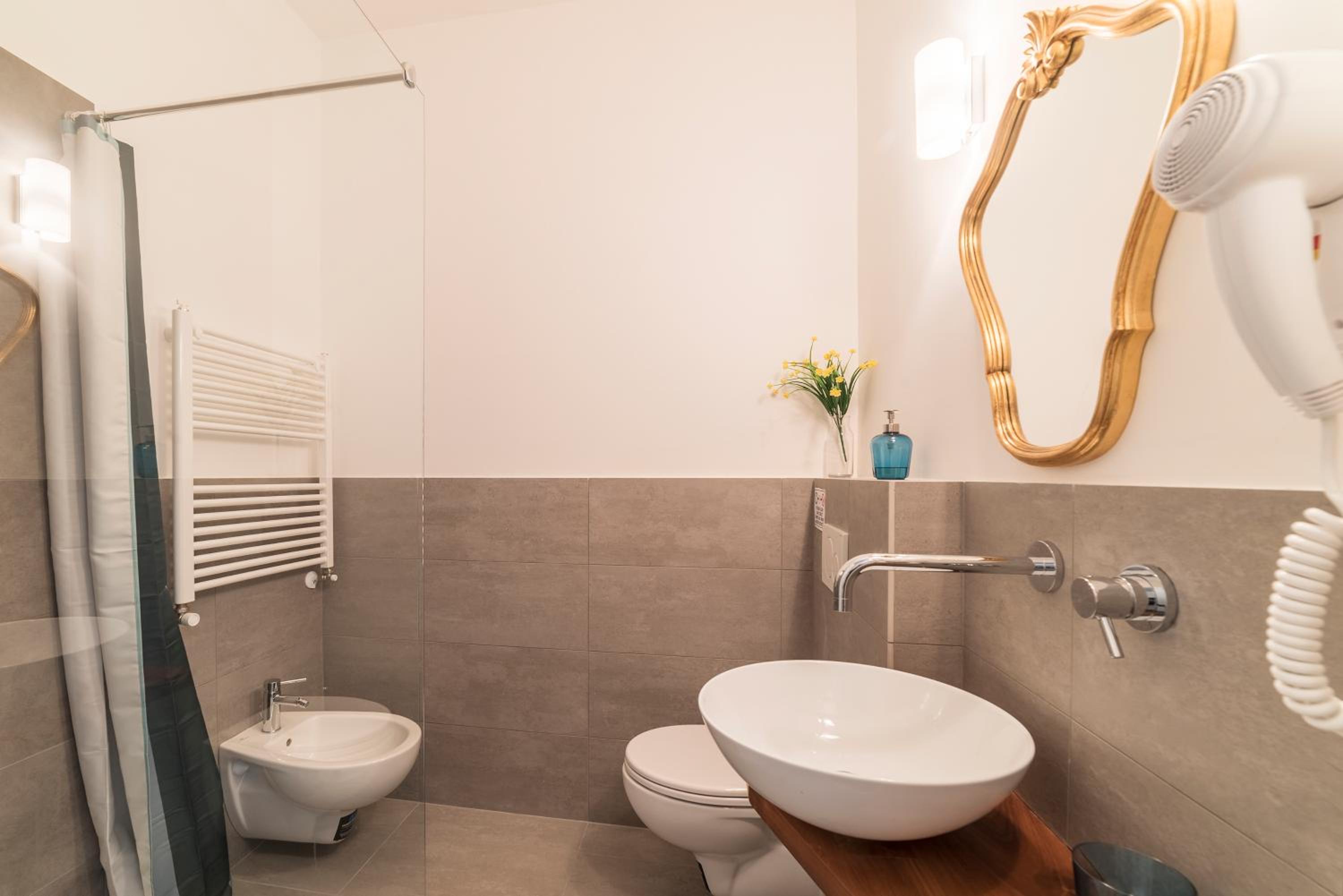 Double Room with Private Bathroom photo 2