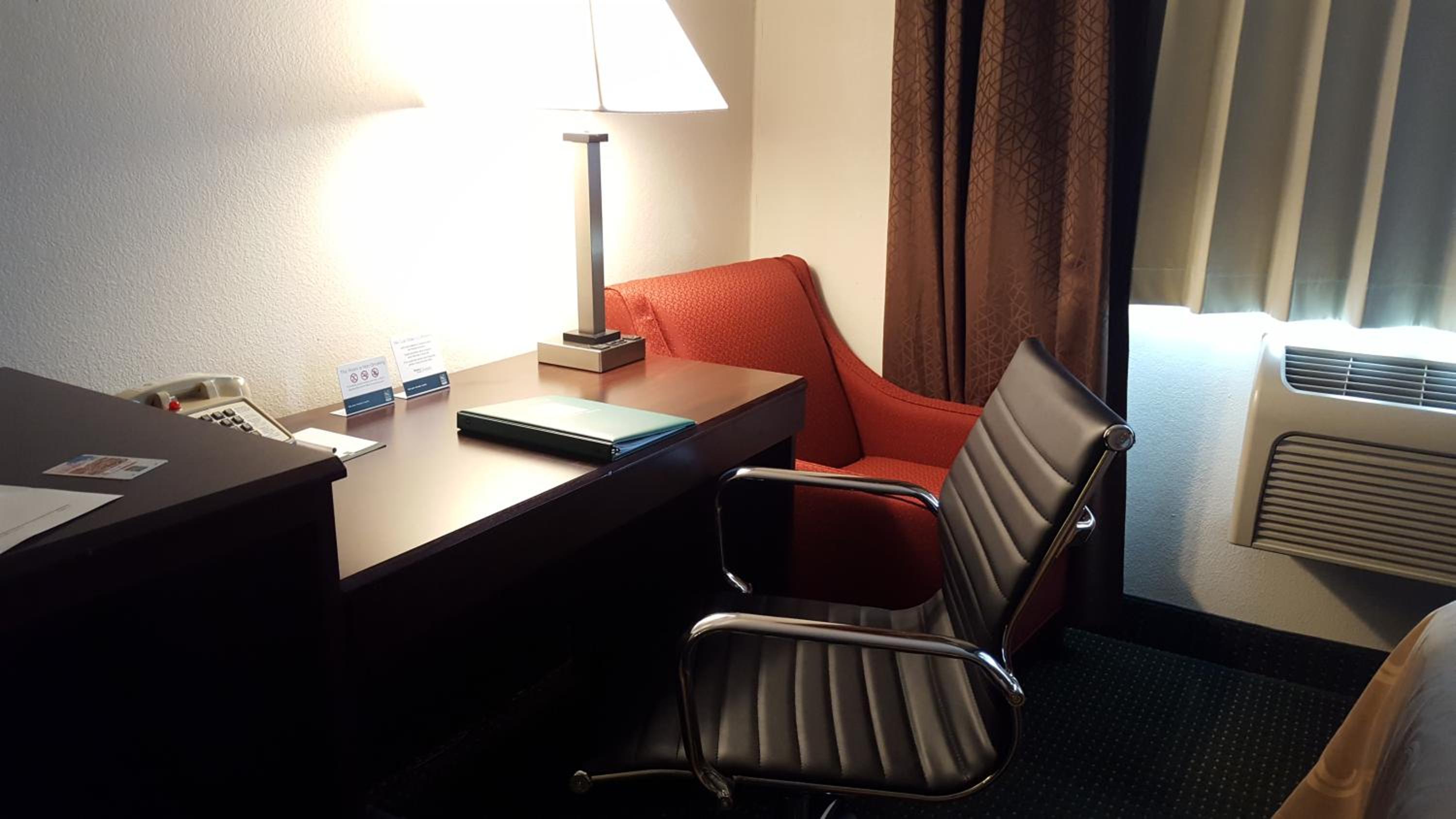 King Room - Non-Smoking - Photo 1